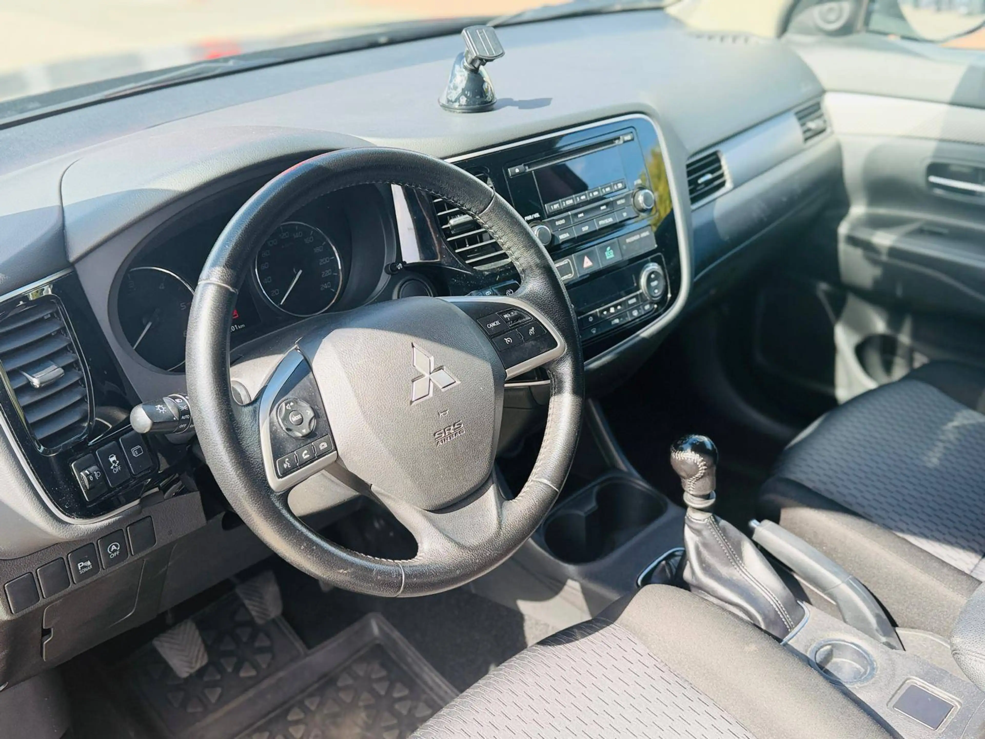 Mitsubishi Outlander ClearTec Invite 2WD TÜV 04/2027 Finanzierung möglich — photo 4