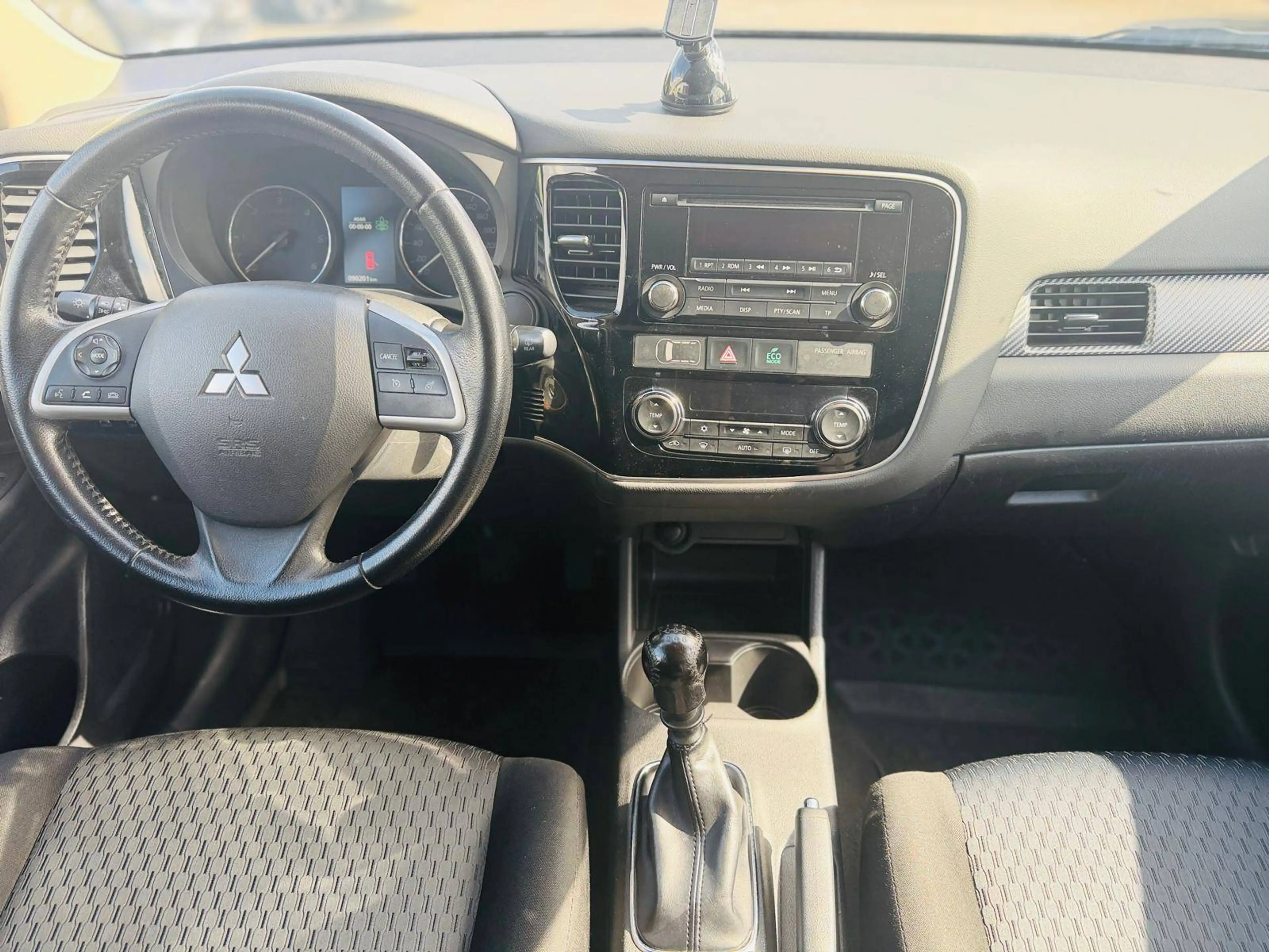 Mitsubishi Outlander ClearTec Invite 2WD TÜV 04/2027 Finanzierung möglich — photo 7