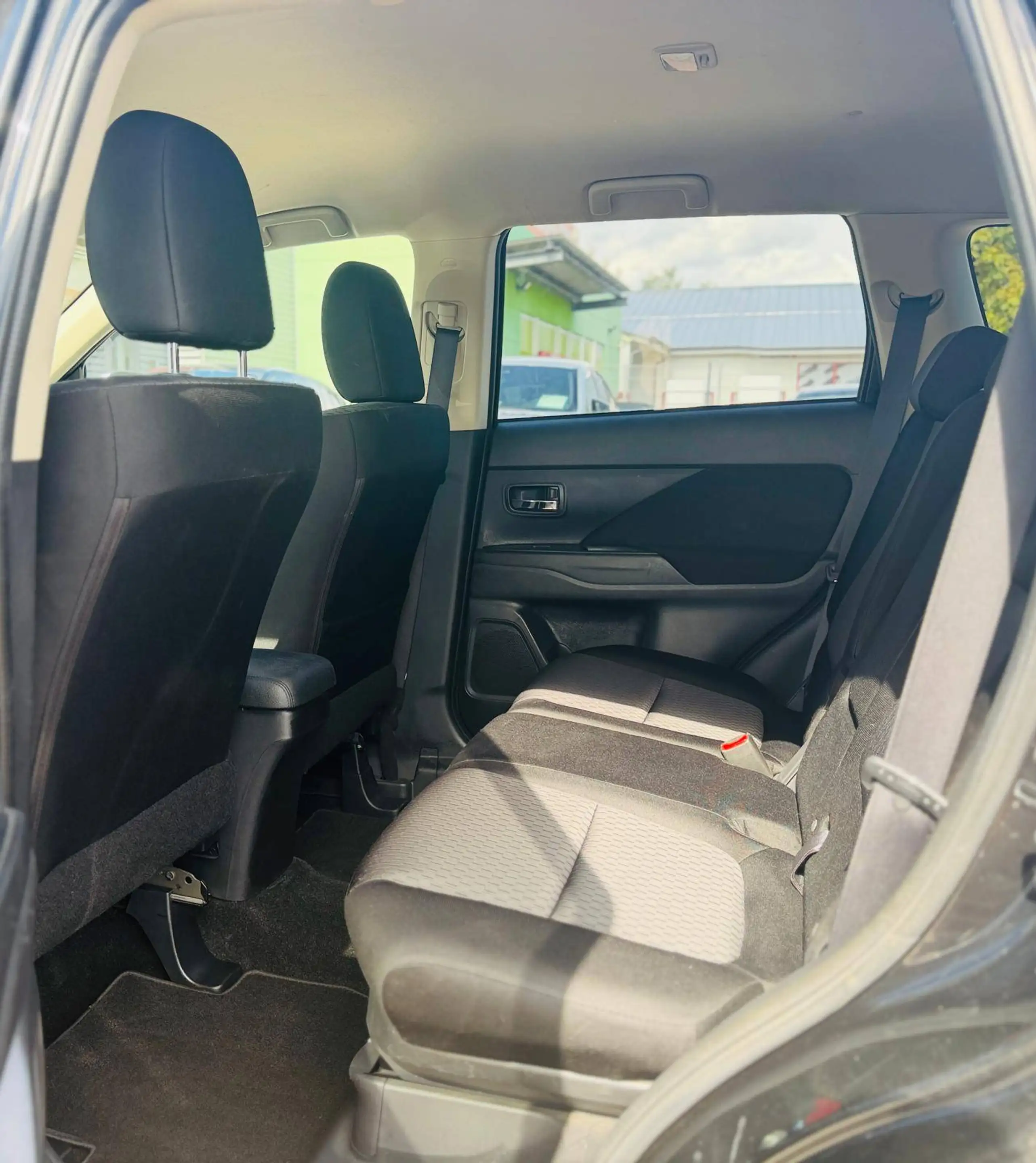 Mitsubishi Outlander ClearTec Invite 2WD TÜV 04/2027 Finanzierung möglich — photo 6