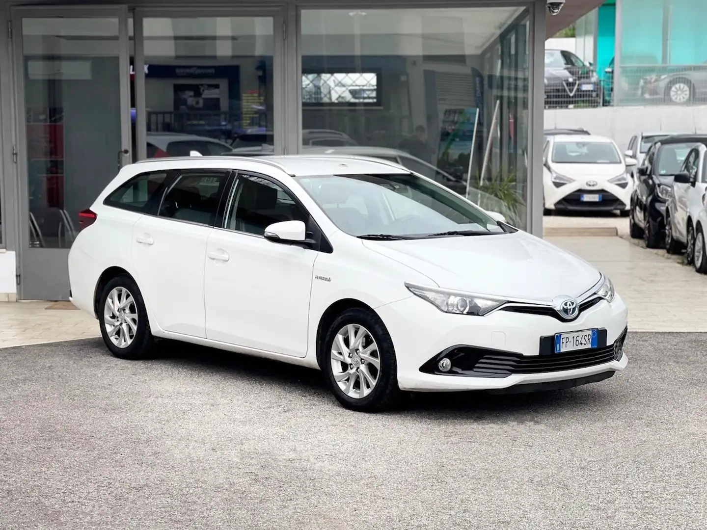 Toyota Auris 1.8 Hybrid 99CV E6 Automatica - 2018 Bianco - 1