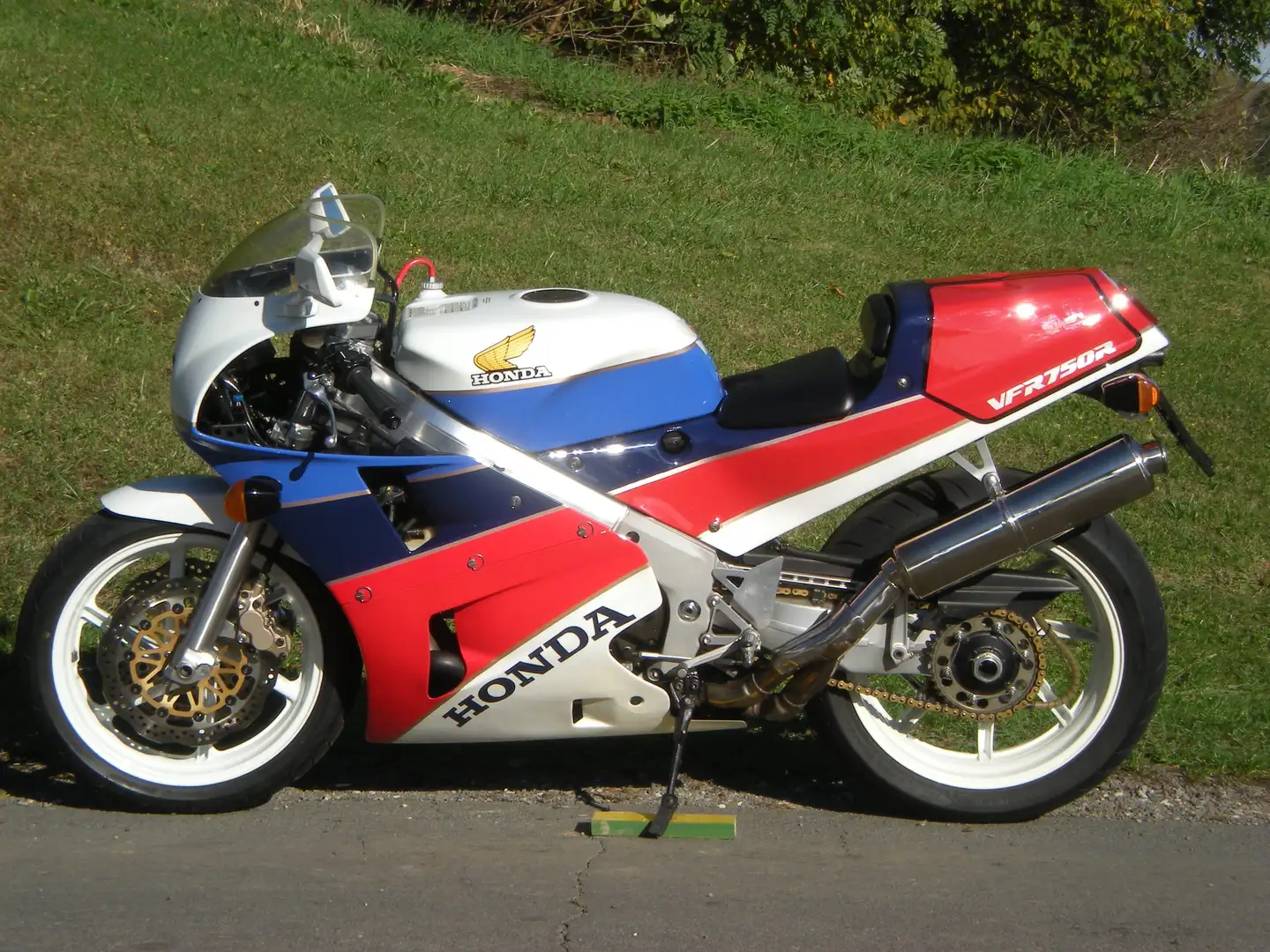 Honda VFR 750 RC 30 Alb - 1