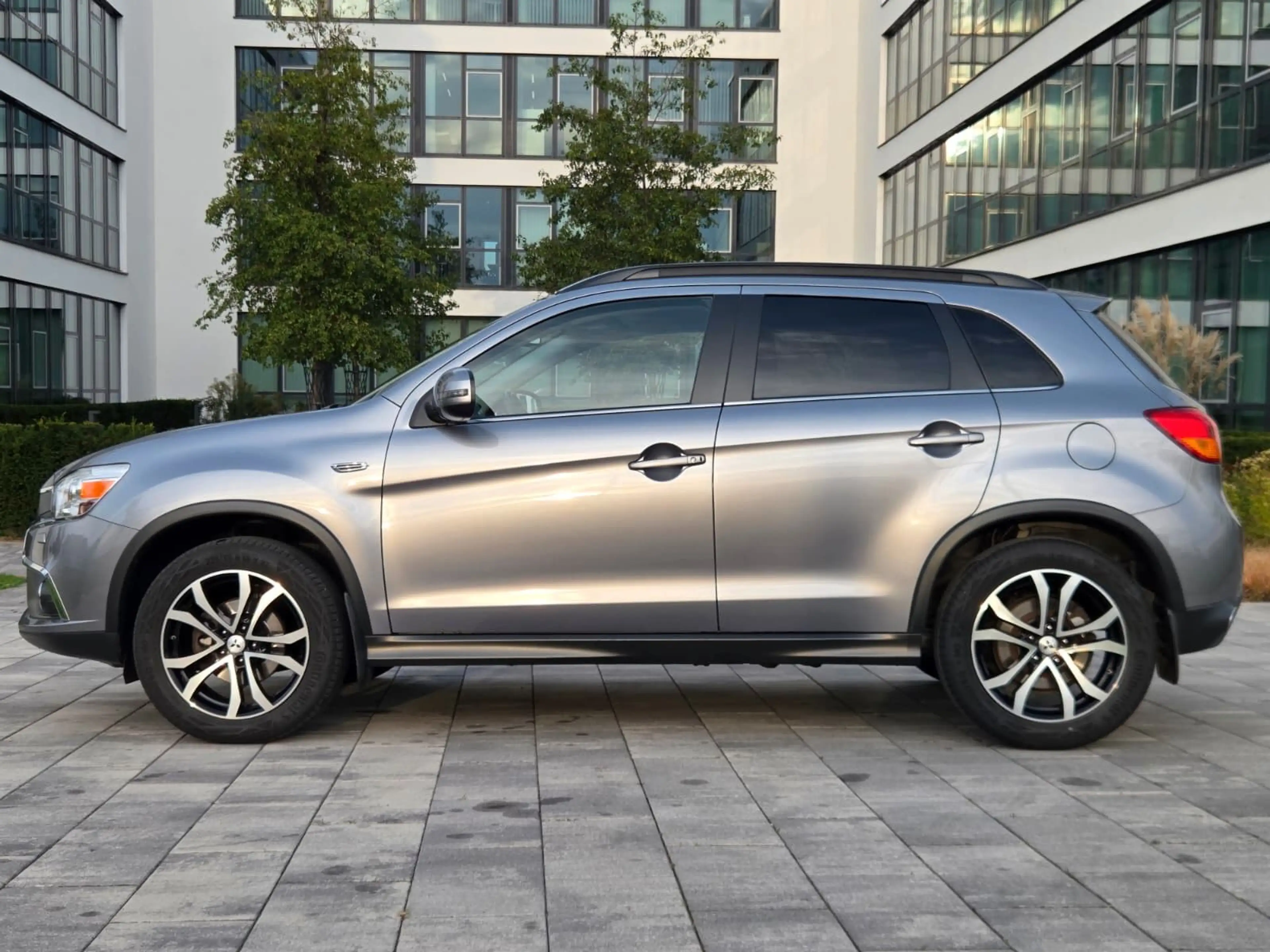 Mitsubishi ASX Edition 100+ 4WD,Automatik — photo 5