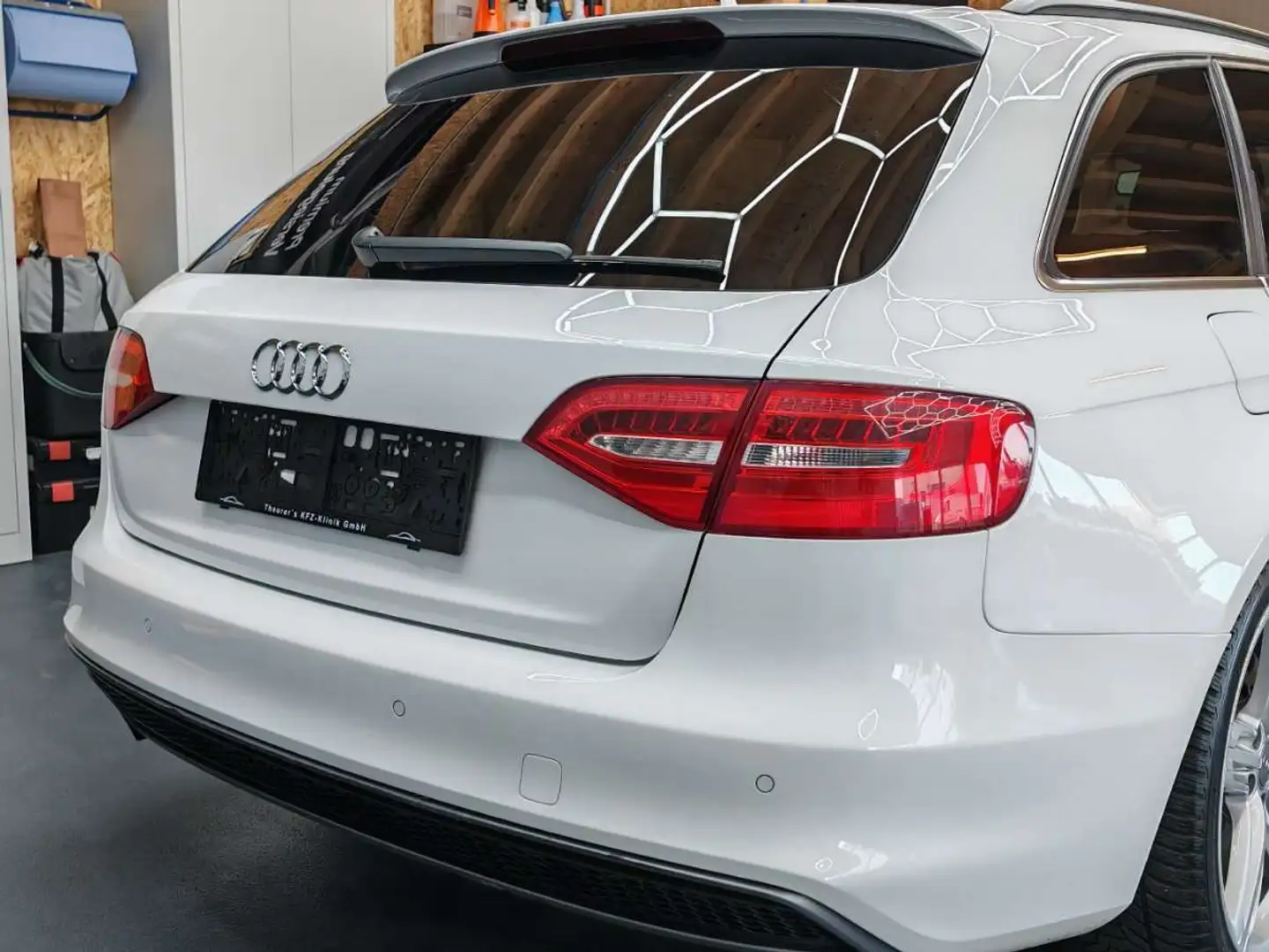Audi A4 A4 Avant 2,0 TDI Fleet Aut. Fleet Weiß - 2
