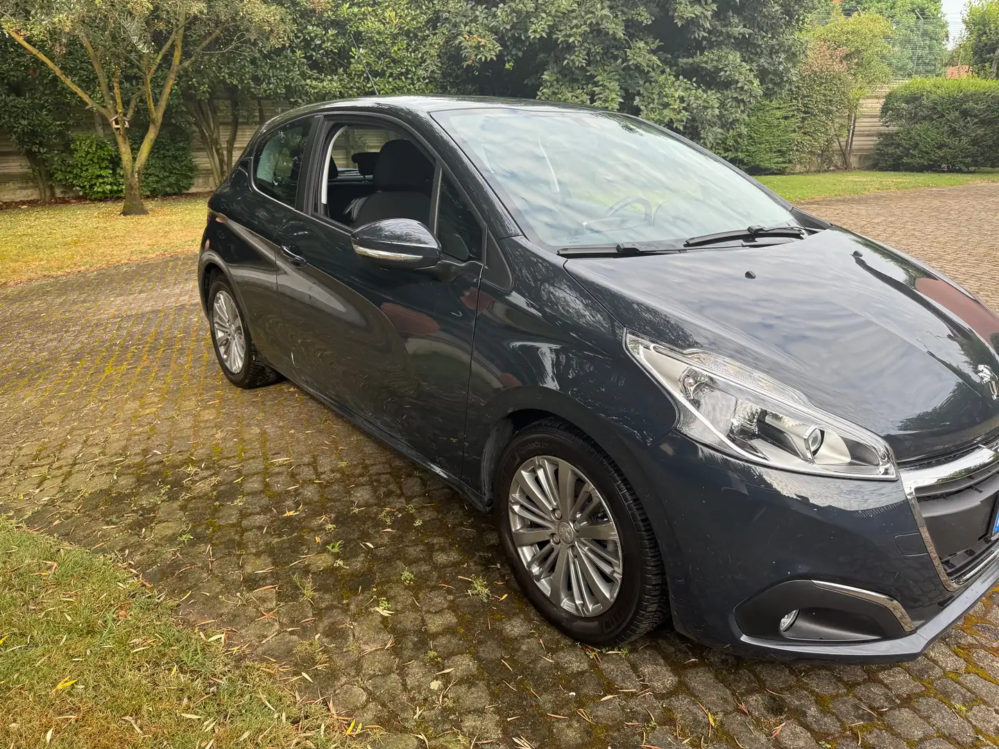 Peugeot 208 208 I 2015 3p 1.2 puretech Active 82cv Nero - 2