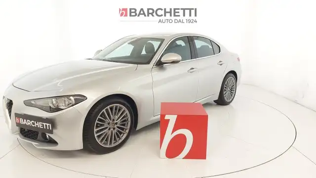 Alfa Romeo Giulia SUPER 2.2 TURBO AT8 180CV