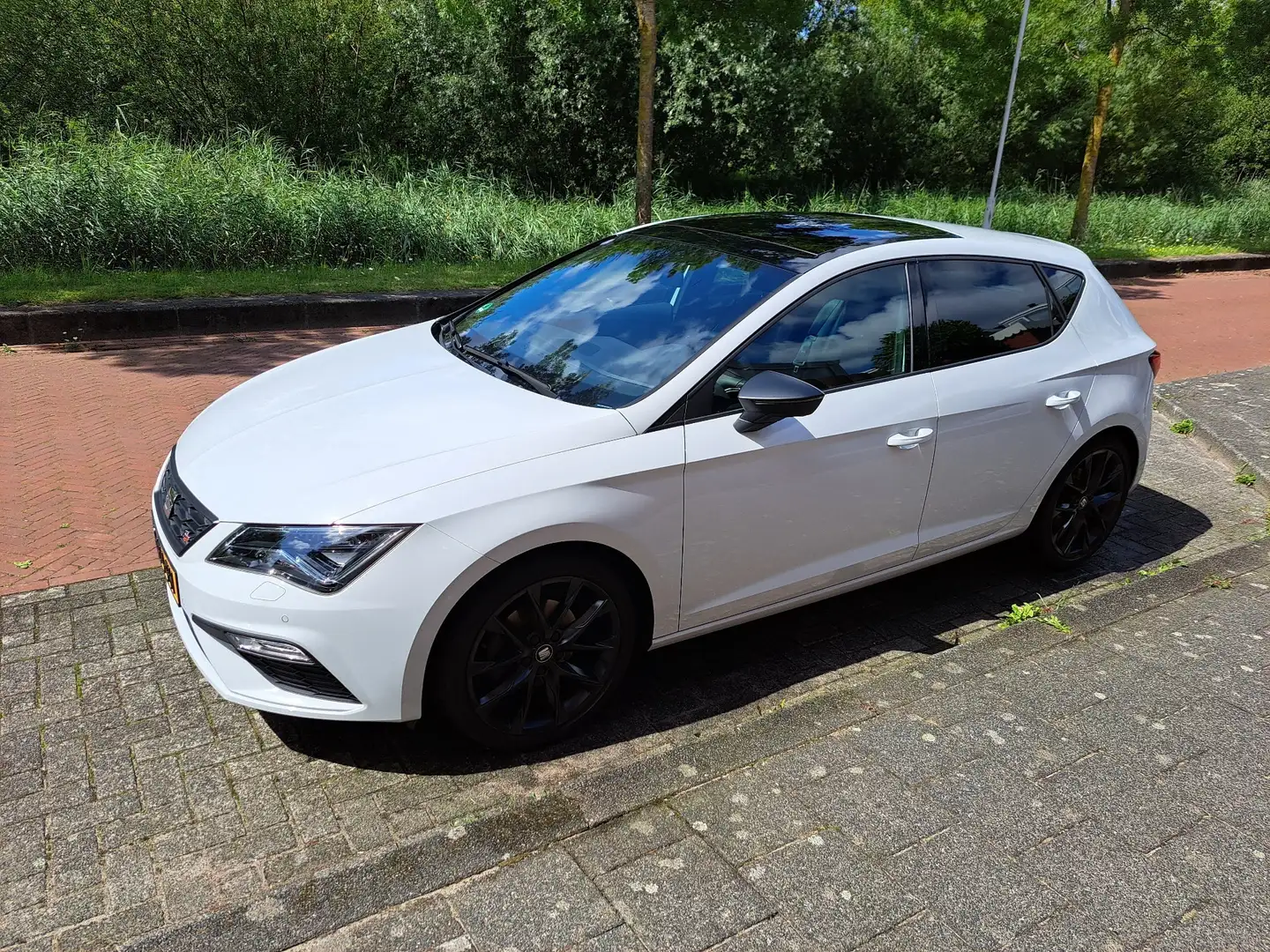 SEAT Leon 1.5 TSI FR Ult. Edition Pano - Alcantara - Trekh Wit - 1
