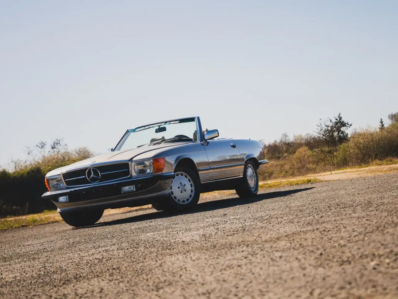 Mercedes-Benz 560 SL, foto 1