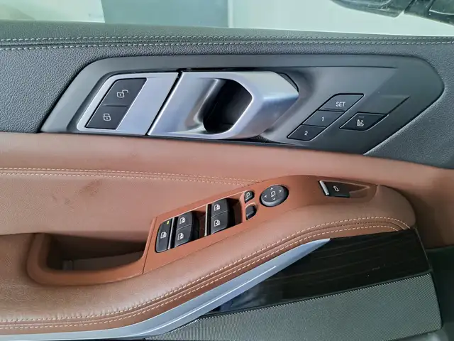 BMW X5 xDrive40d M Sportpaket / AHK Ansicht 11