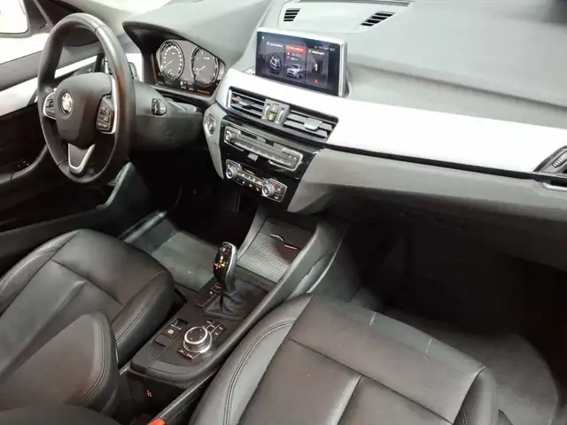 BMW X1 view 9
