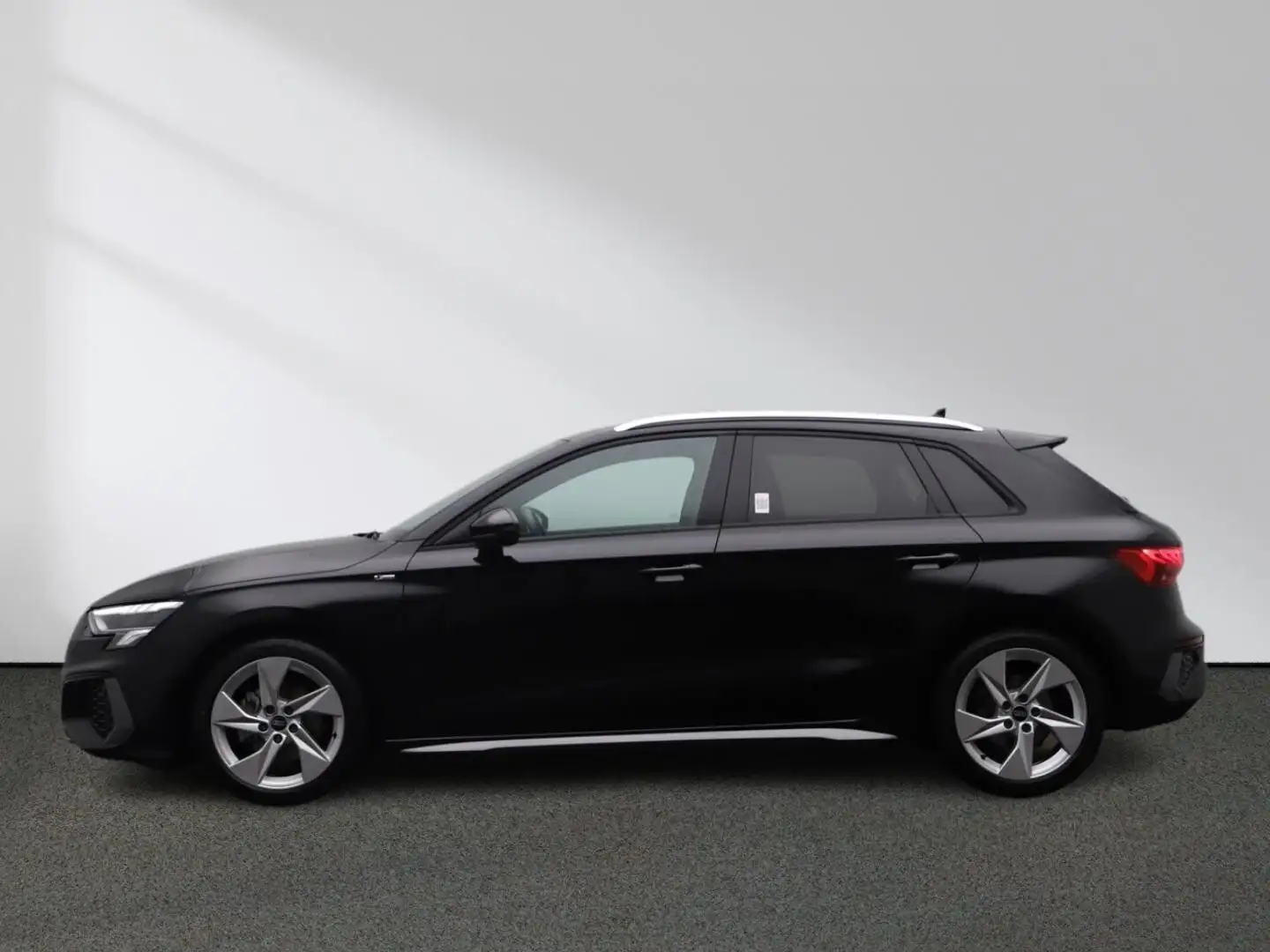 Audi A3 30 TFSI S line MMI Navi LED Kamera Schwarz - 2