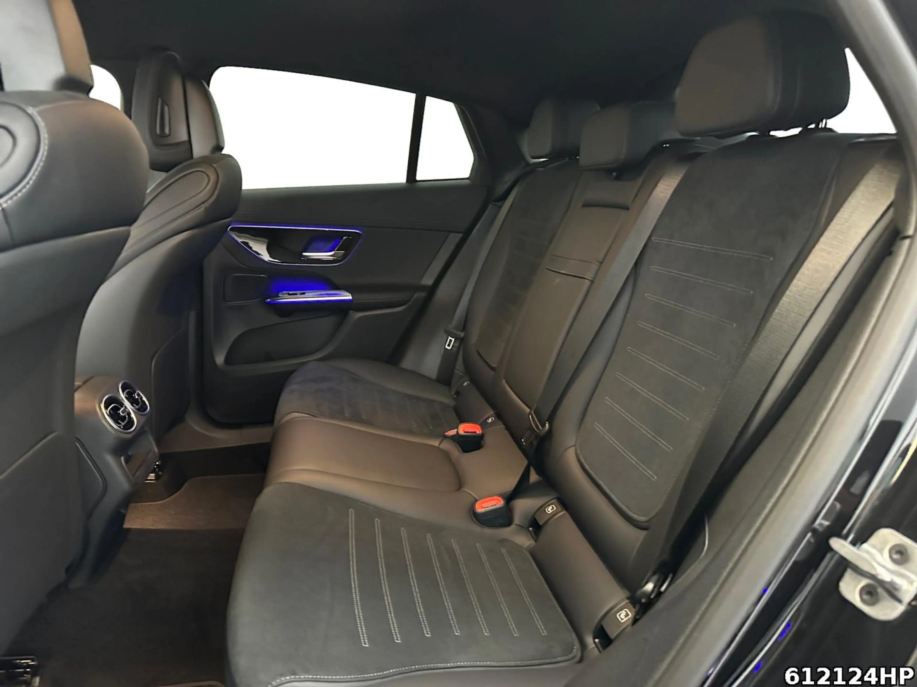 Mercedes-Benz GLC 300 e 4M AMG Coupé 20" AHK DigitalLight 360° — photo 13