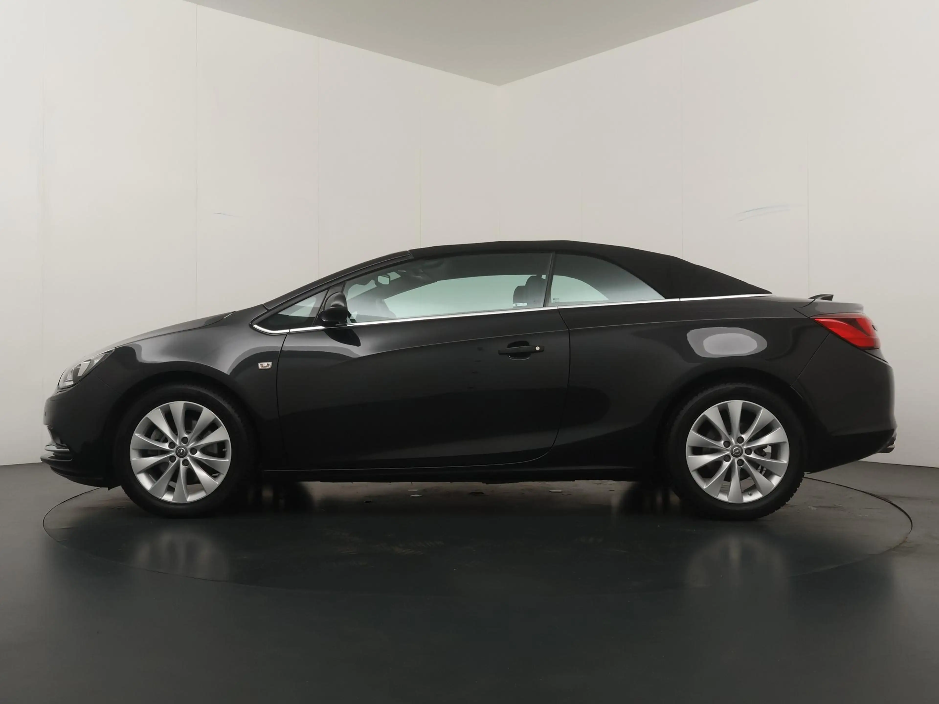 Opel Cascada 1.6 Turbo Innovation Automaat - Lederen bekleding — photo 2