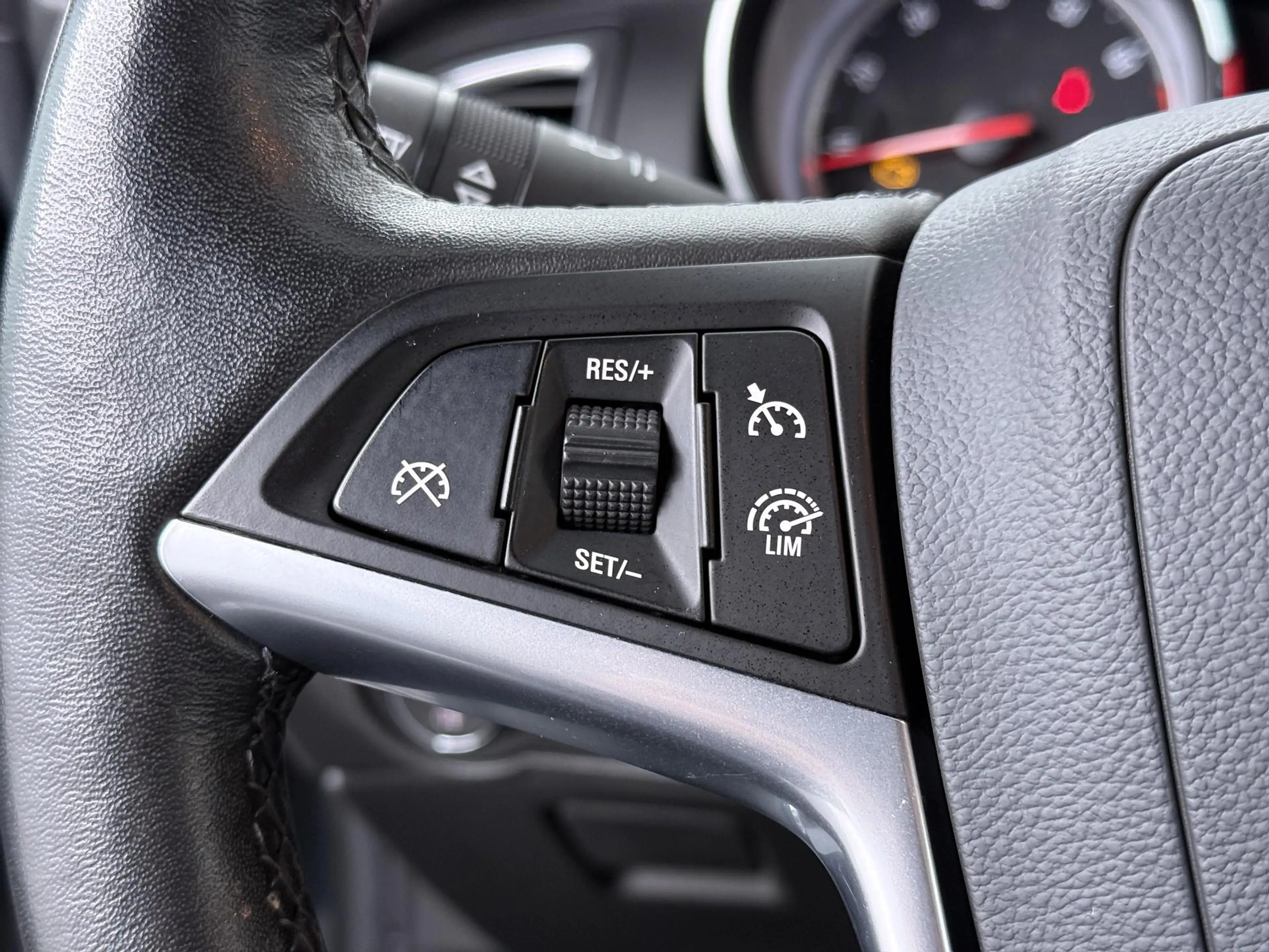 Opel Cascada 1.6 Turbo Innovation Automaat - Lederen bekleding — photo 15