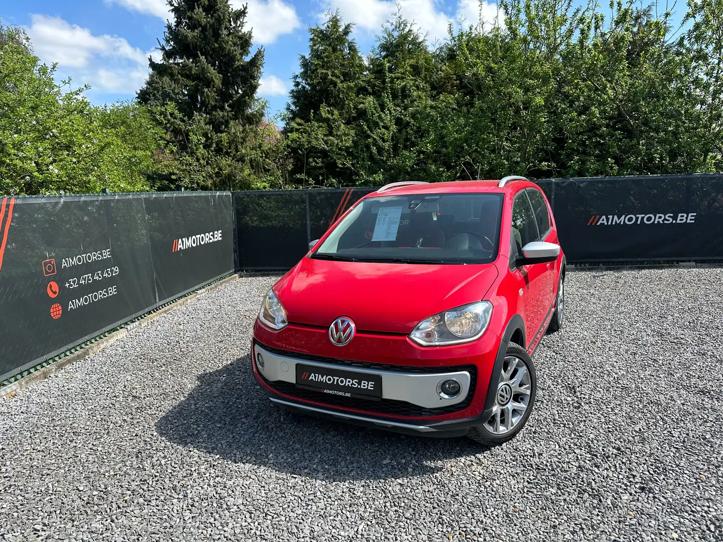 Volkswagen up! GEKEURD VOOR VERKOOP | NAVI | AIRCO | TOPWAGENTJE Rot - 1