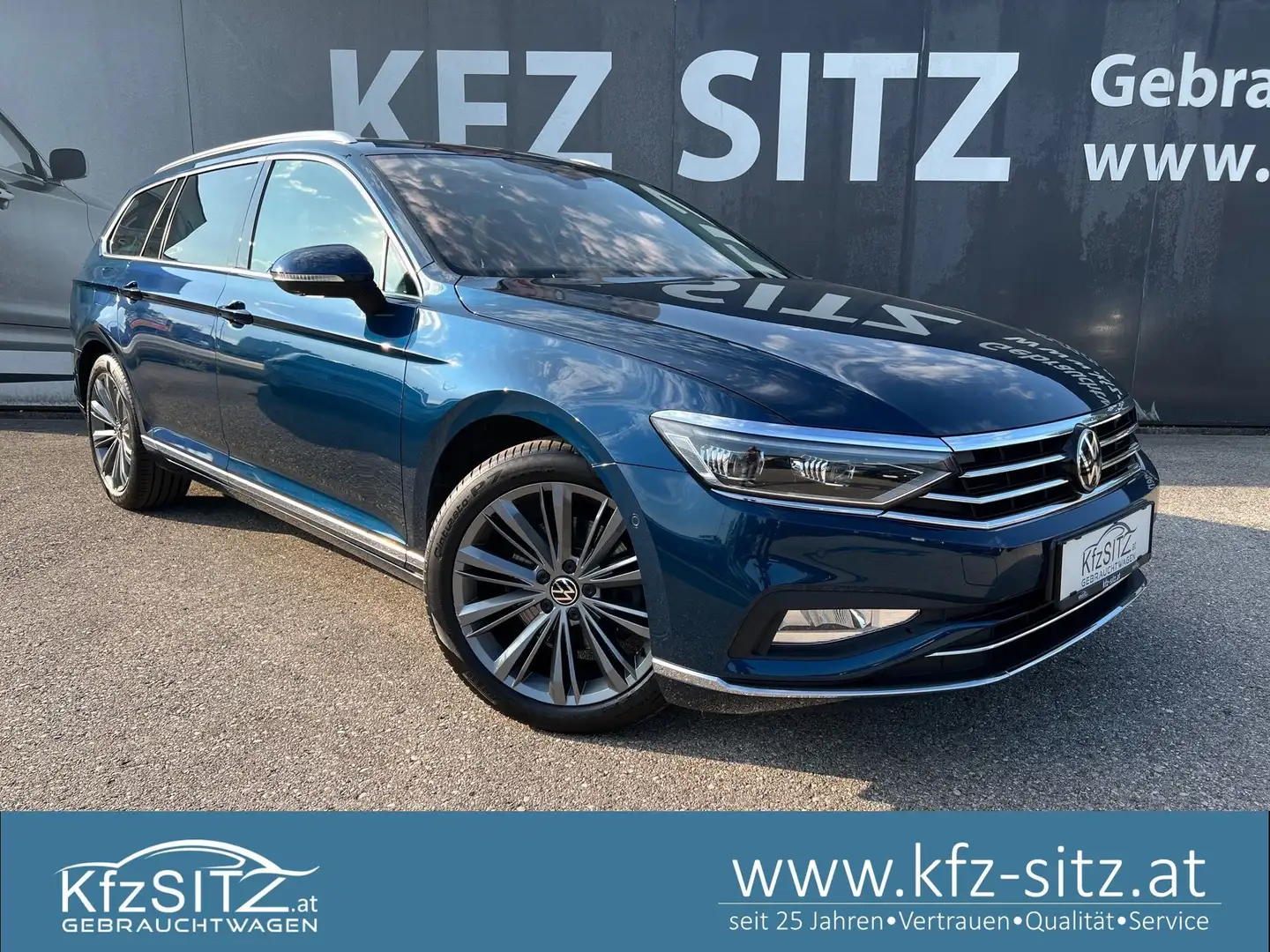 Volkswagen Passat Variant Elegance 2,0 SCR TDI DSG Blau - 1