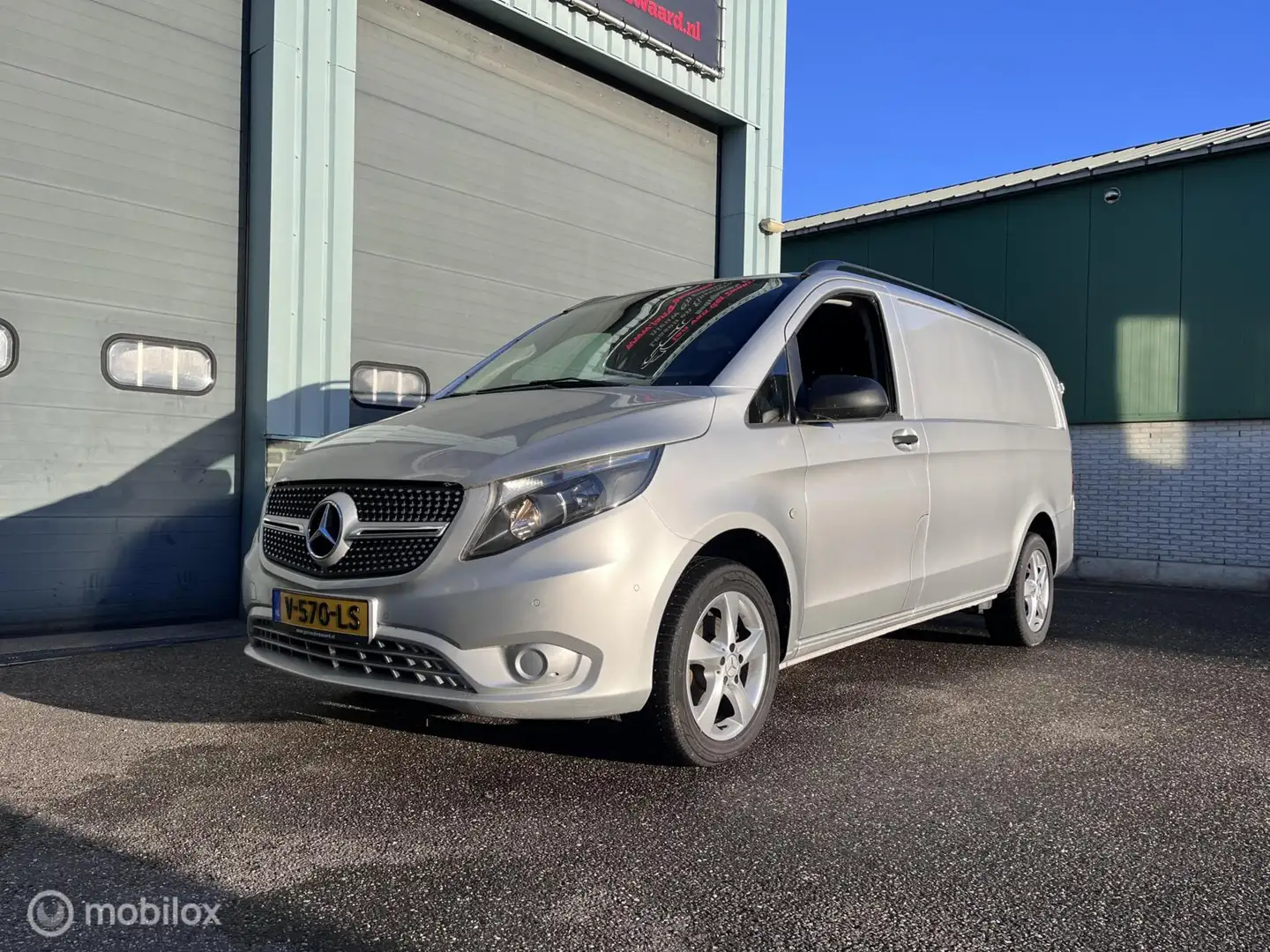 Mercedes-Benz Vito 114 CDI Euro 6 Lang Airco Achterdeuren 3 zitplaats Gris - 2