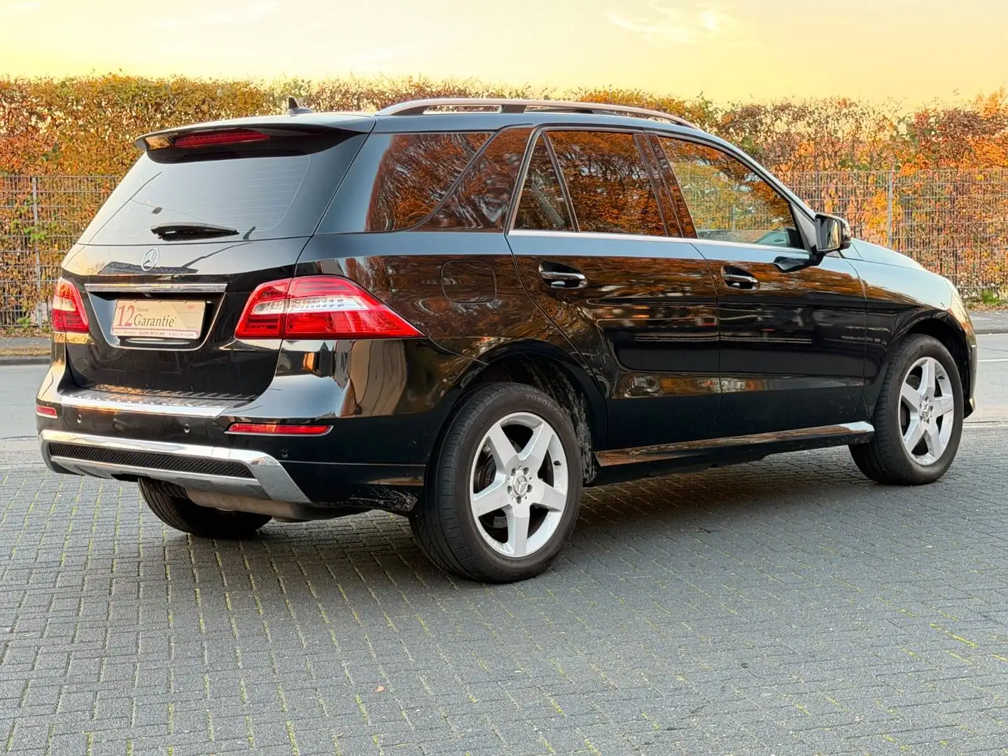 Mercedes-Benz ML 350 CDI BlueTec AMG Line -Kamera-Pano-AHK-IL Noir - 2