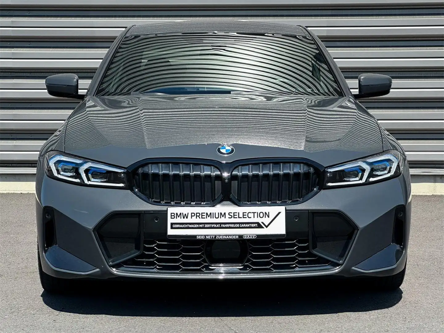 BMW 320 d xDrive Šedá - 2