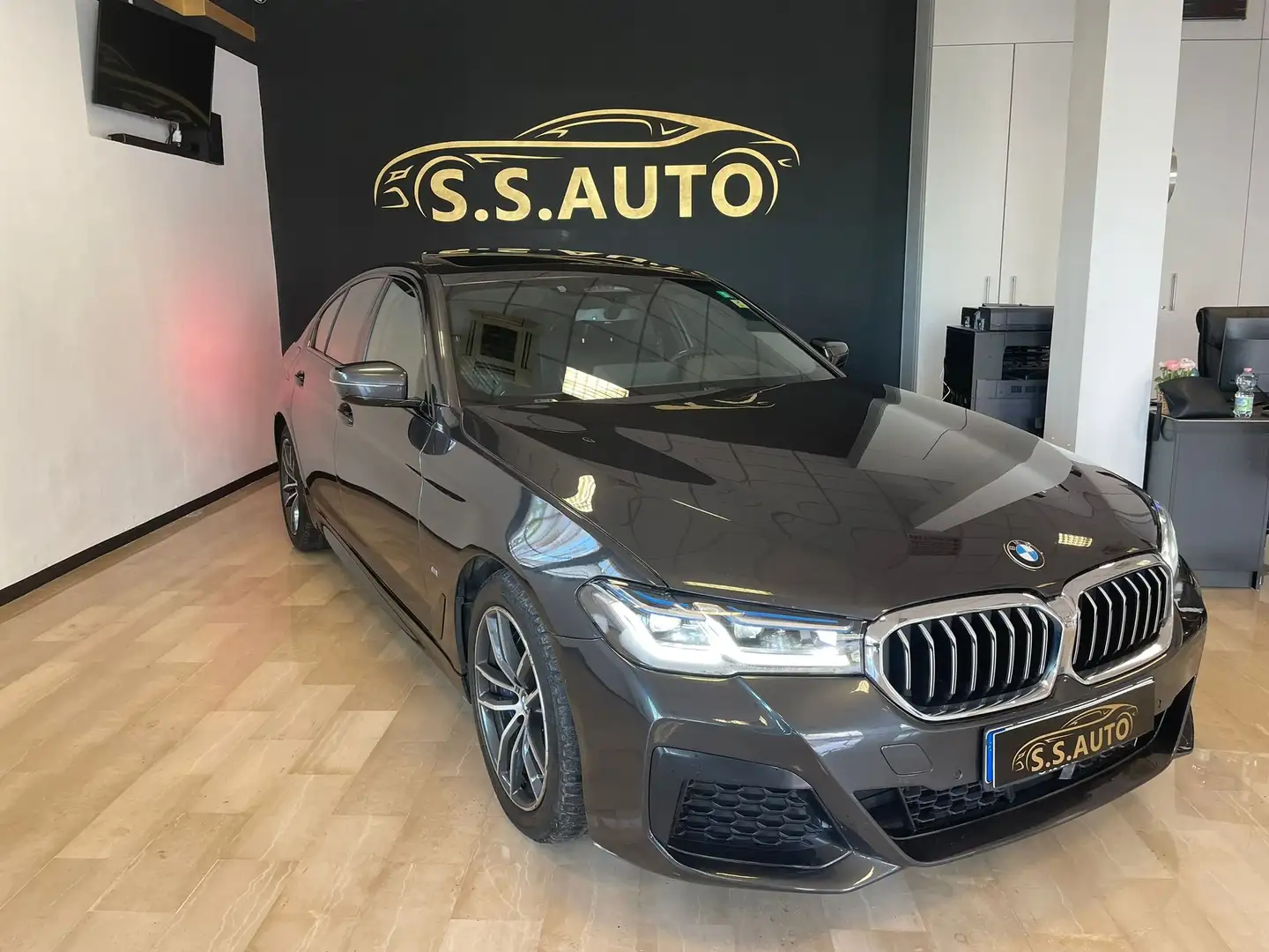BMW 530 530d mhev 48V Msport auto  FULL OPTIONAL Šedá - 1