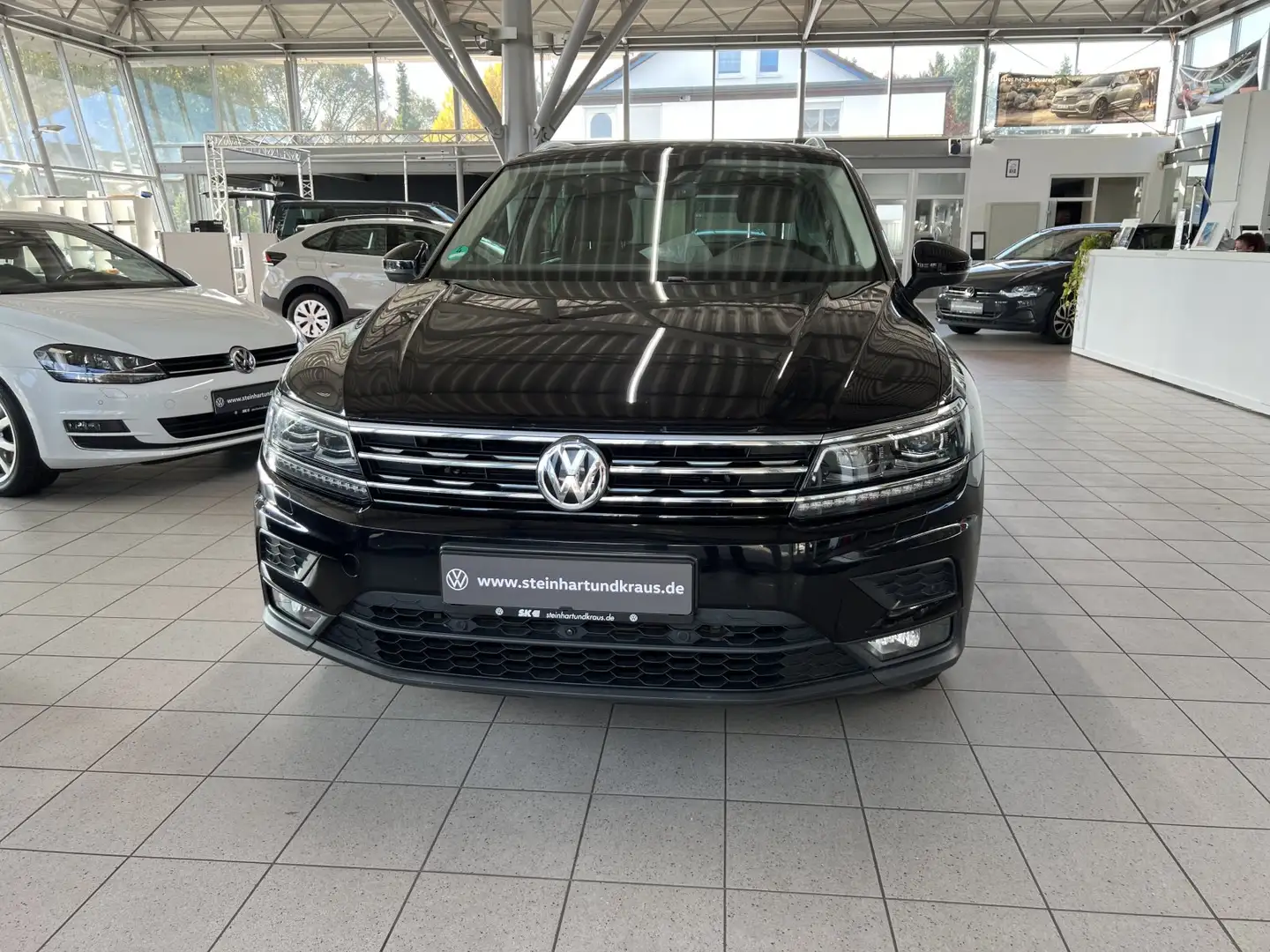 Volkswagen Tiguan Sound 4 motion 2,0 l TDI SCR 140 kW 7-Gang Schwarz - 2
