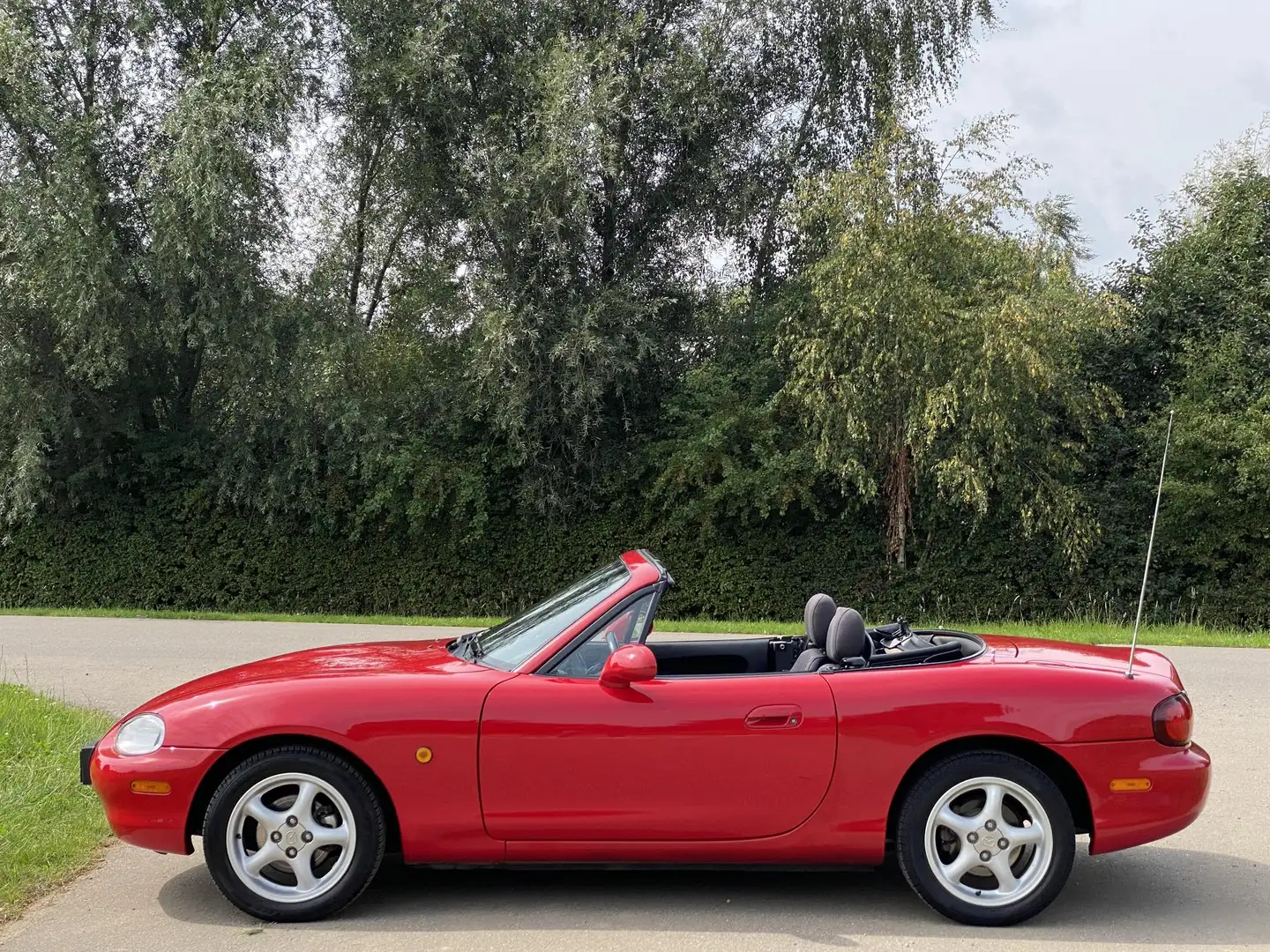 Mazda MX-5 NB 1.6i 110PK, NEDERLANDSE AUTO Rouge - 2