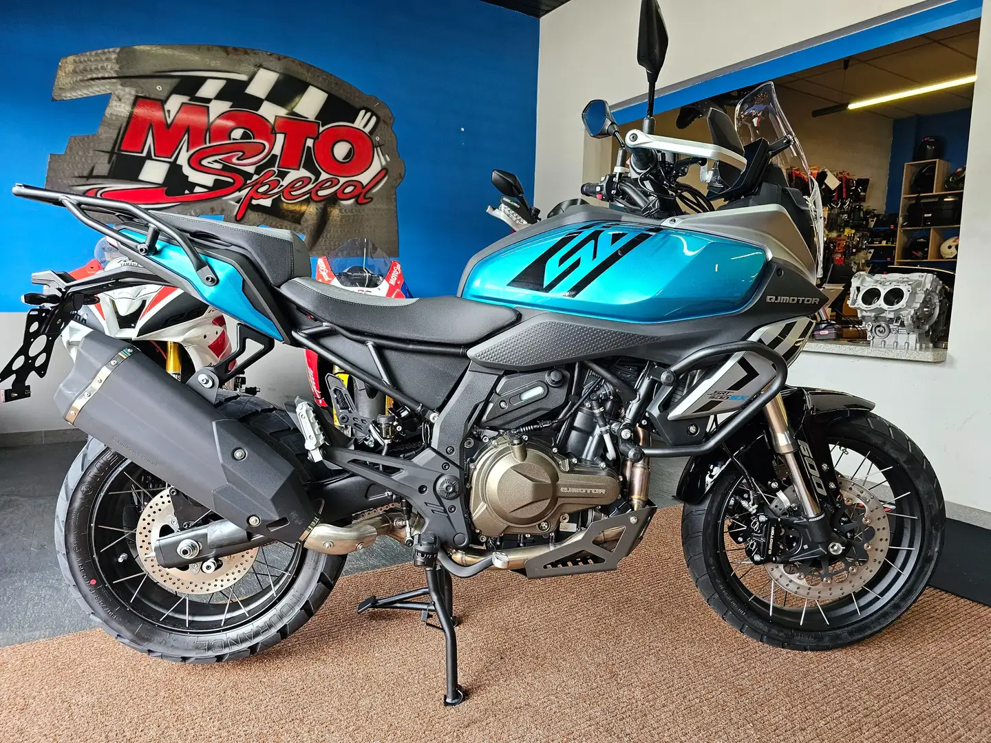 QJ Motor SRT 600 SX Blauw - 1