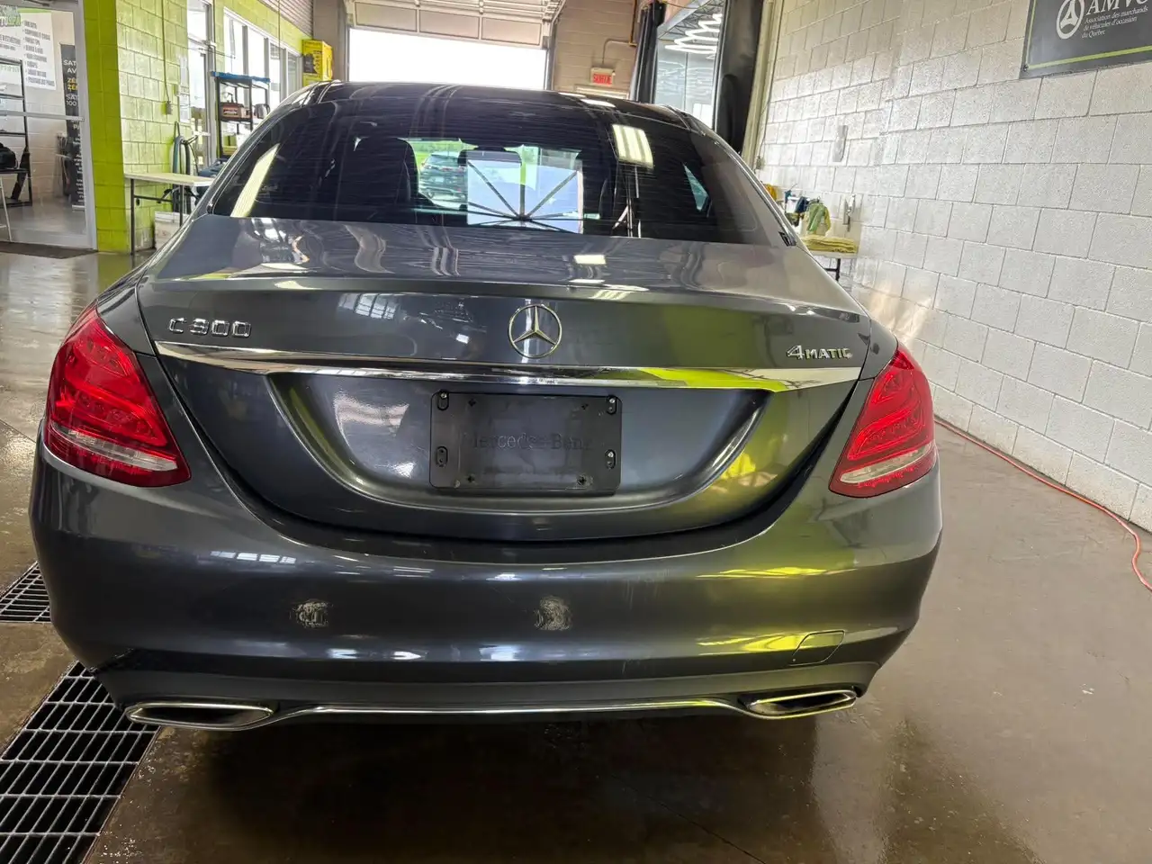 Mercedes-Benz C-Class снимка Mercedes-Benz C-Class
