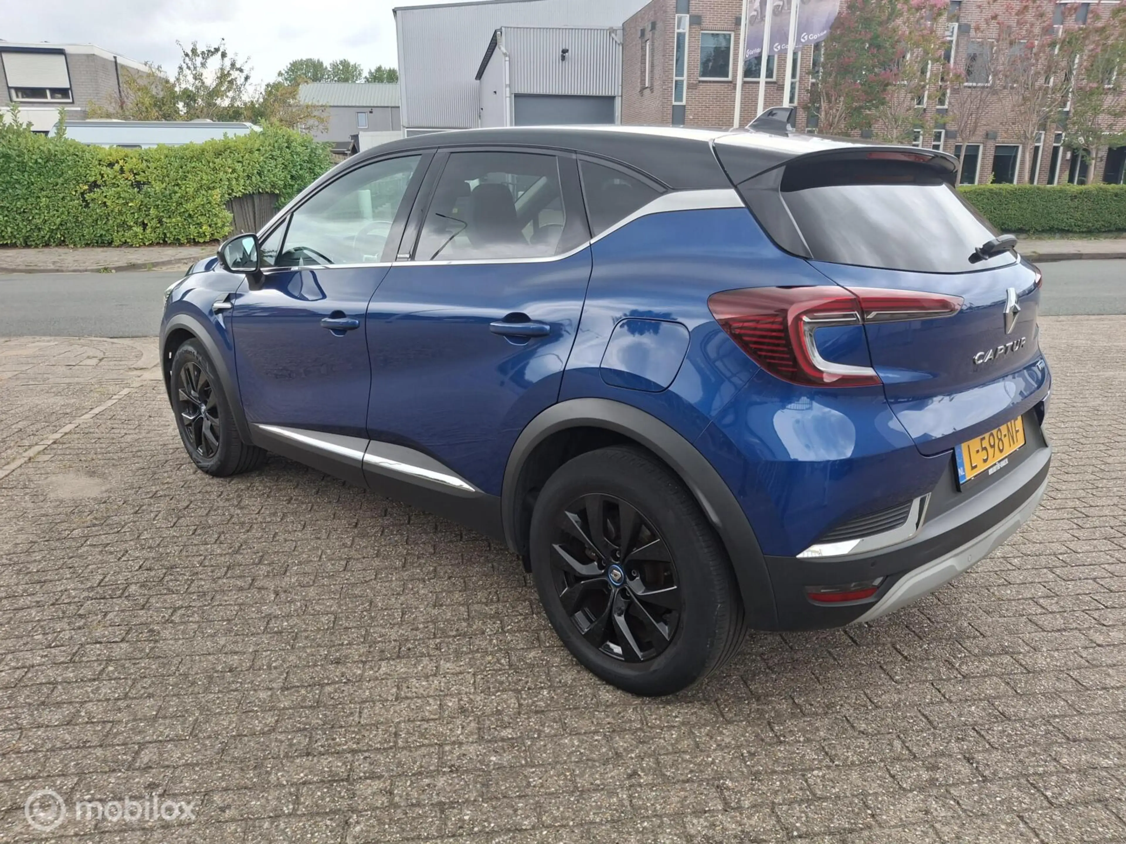Renault Captur 1.6 E-Tech Plug-in Hybrid 160 Intens — photo 4