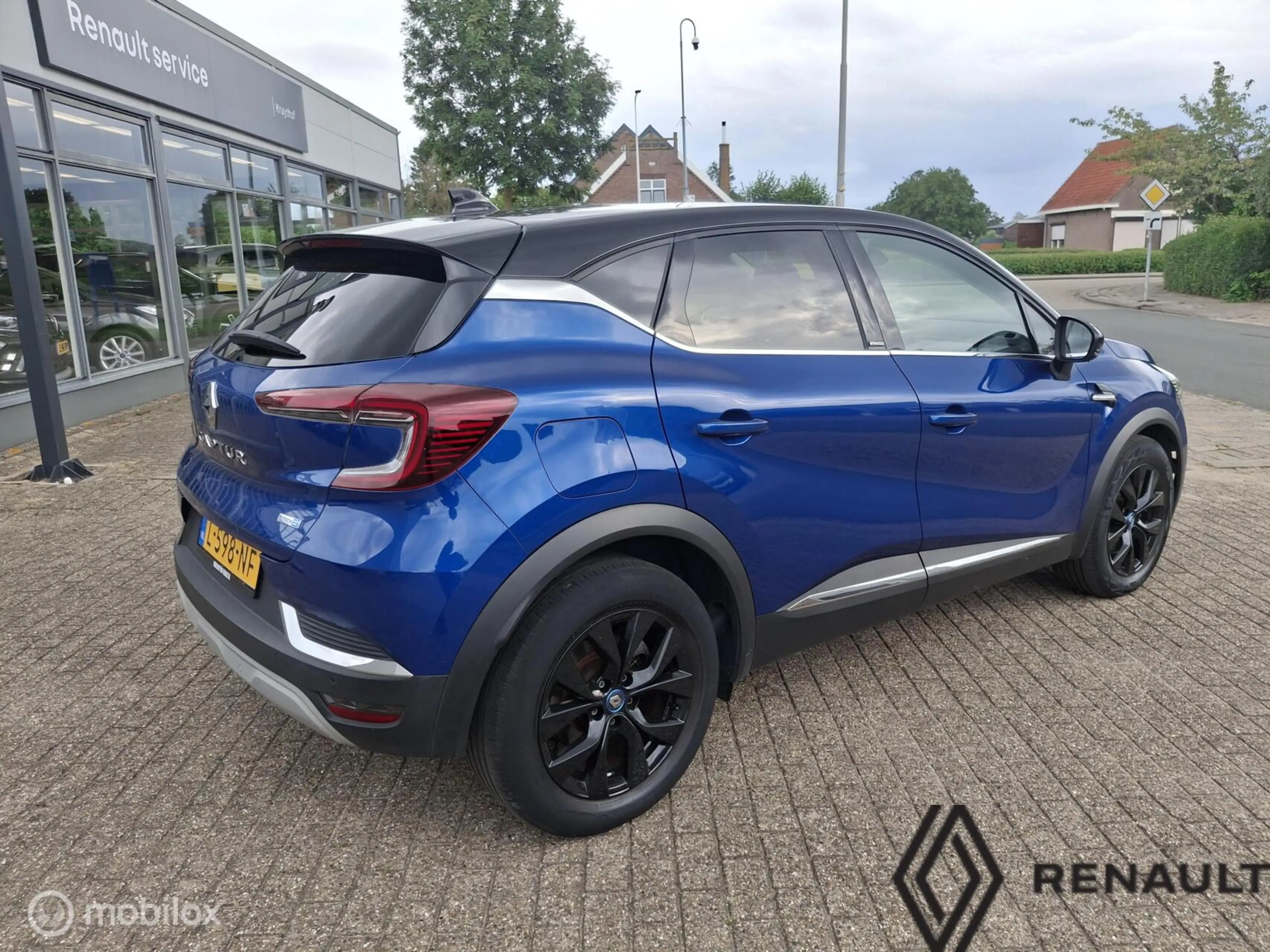 Renault Captur 1.6 E-Tech Plug-in Hybrid 160 Intens — photo 3