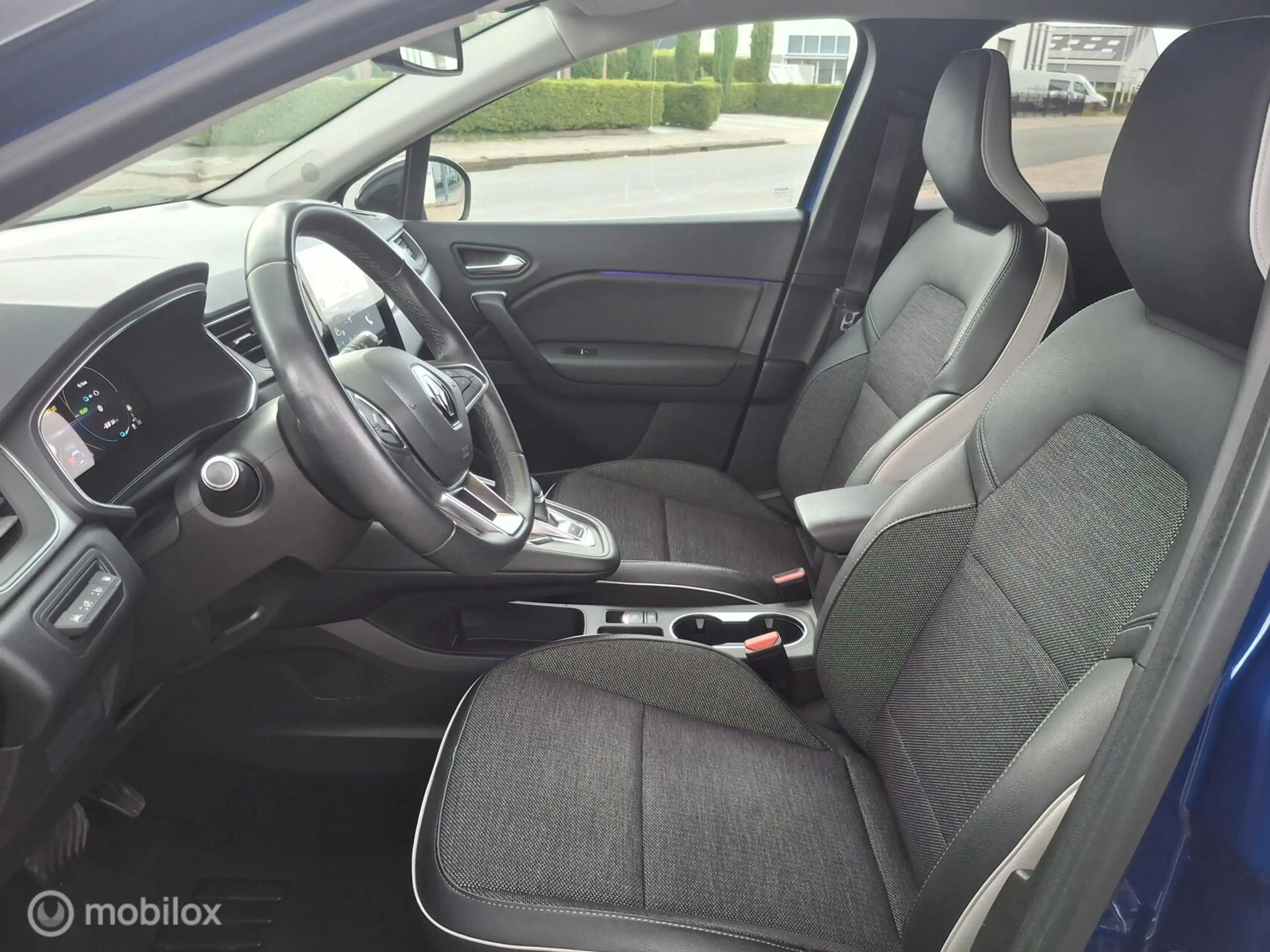 Renault Captur 1.6 E-Tech Plug-in Hybrid 160 Intens — photo 7