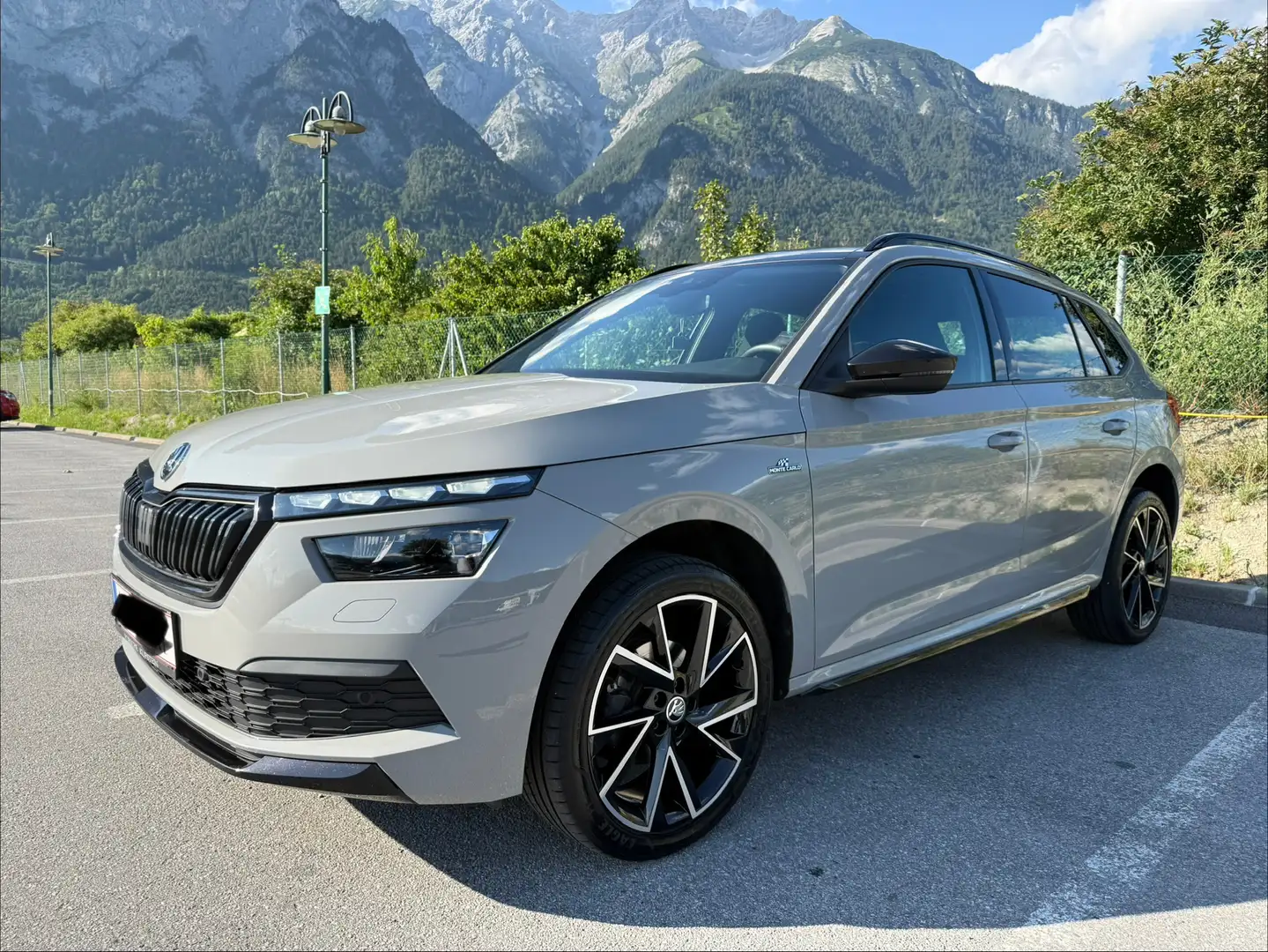 Skoda Kamiq Kamiq 1,0 TSI Monte Carlo Monte Carlo Grau - 1
