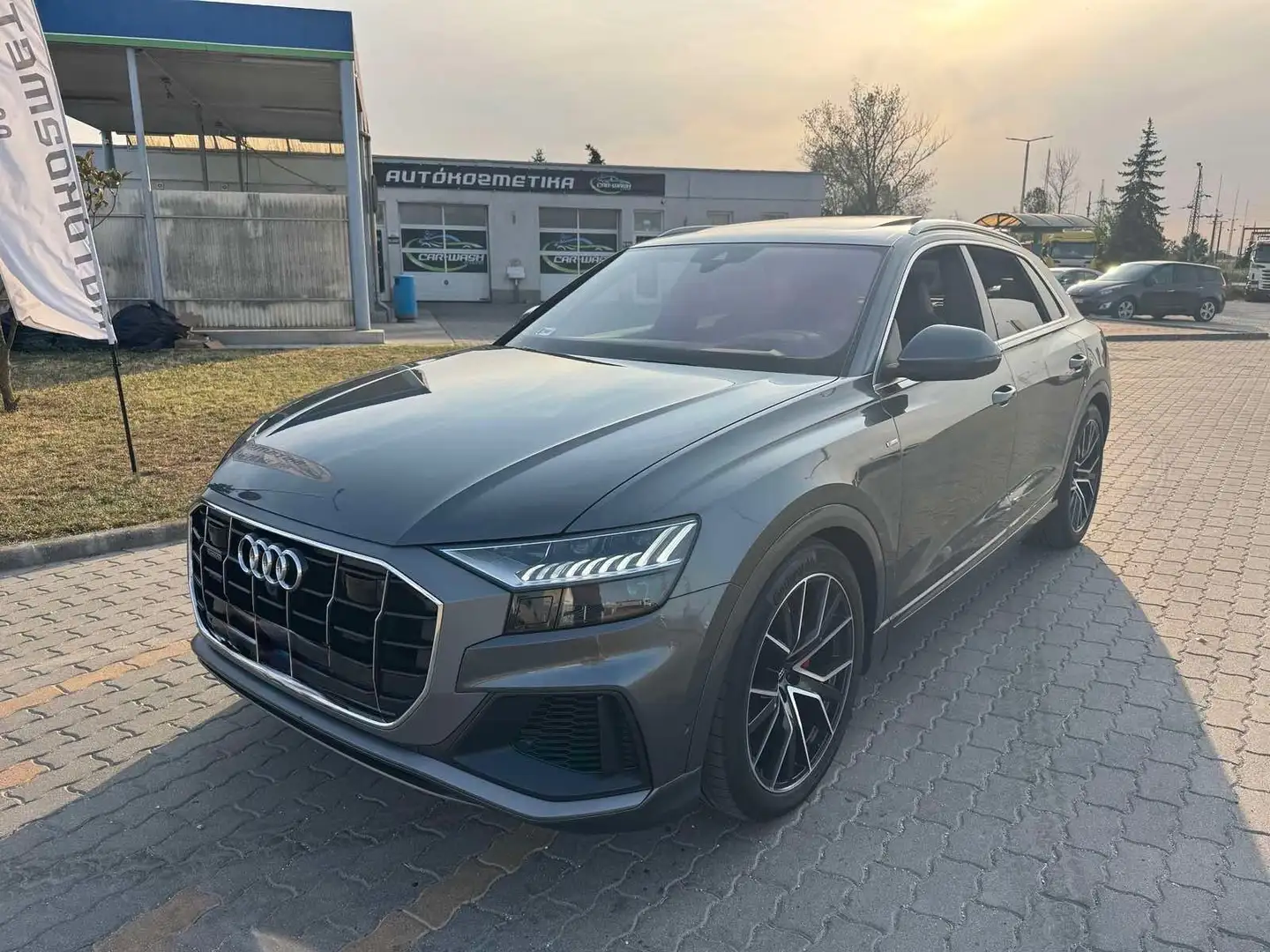 Audi Q8 50 TDI quattro S Line B&O Pano Allradlenkung Gris - 1