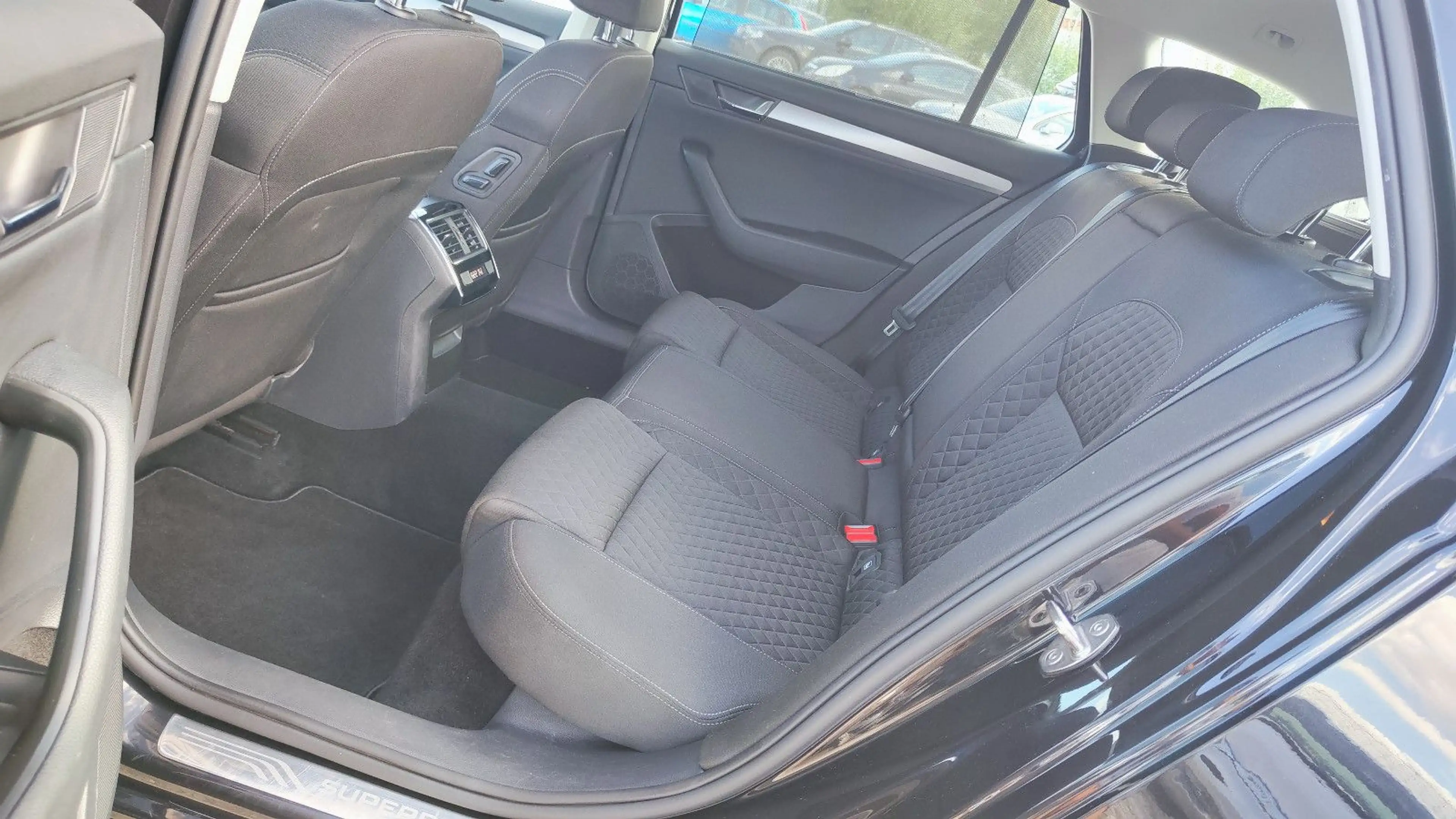 Skoda Superb Combi Style 1.5 TSI Xenon* 1.Hand* — photo 41