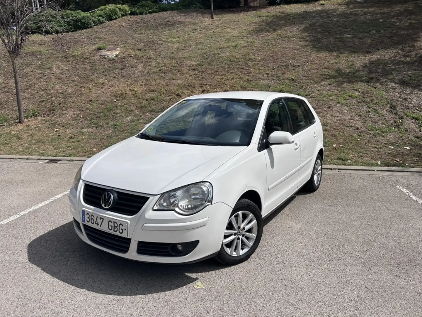 Volkswagen Polo 1.4TDI Highline 80 - 1