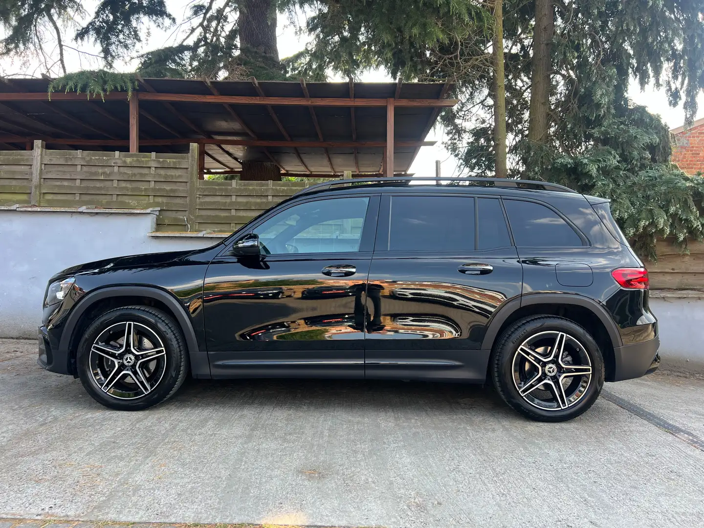 Mercedes-Benz GLB 180 AMG Line Premium Plus Automatique 7G-DCT Zwart - 2