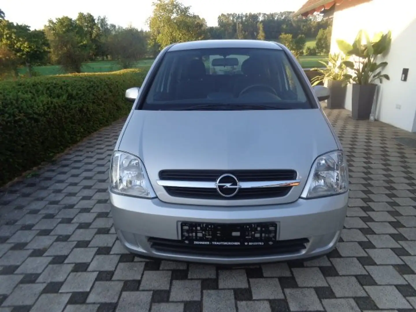 Opel Meriva Meriva 1.6 16V Enjoy Silber - 1