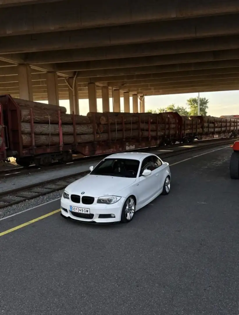 BMW 120 120d Coupe Limited Edition Lifestyle mit M Sportpa - 2