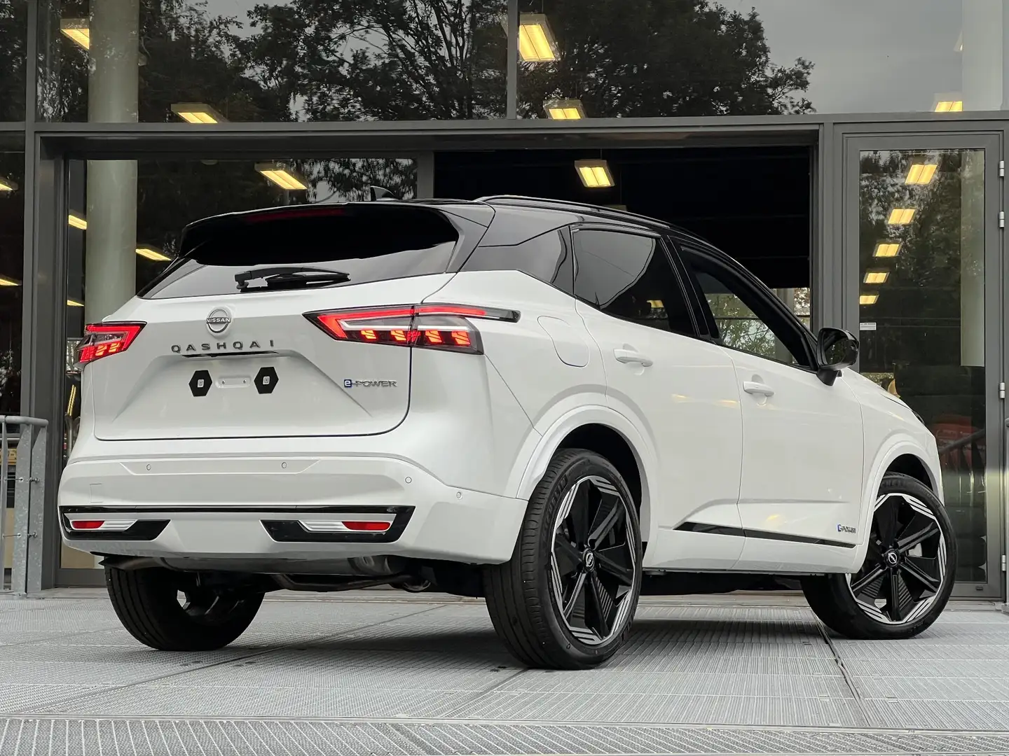 Nissan Qashqai 1.5 e-Power N-Design | Cold Pack | Panoramadak | D Weiß - 2