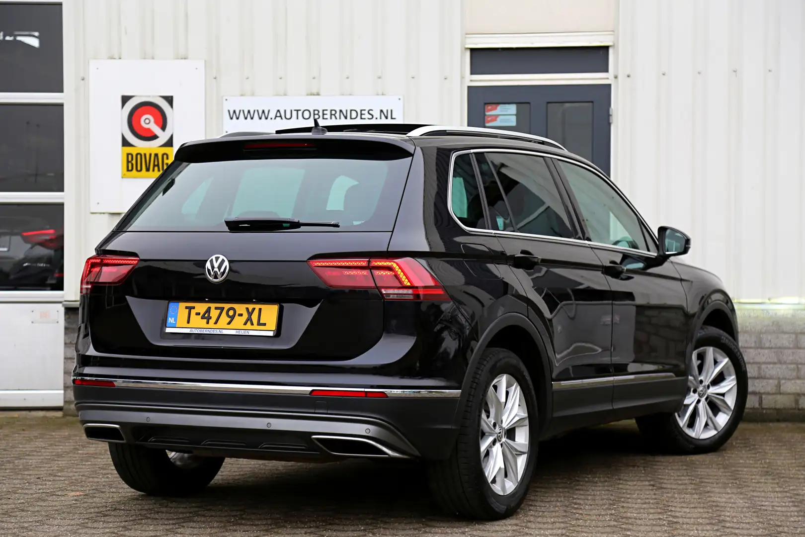 Volkswagen Tiguan 2.0 TSI 220PK 4Motion Highline*Perfect Onderh.*Pan Zwart - 2