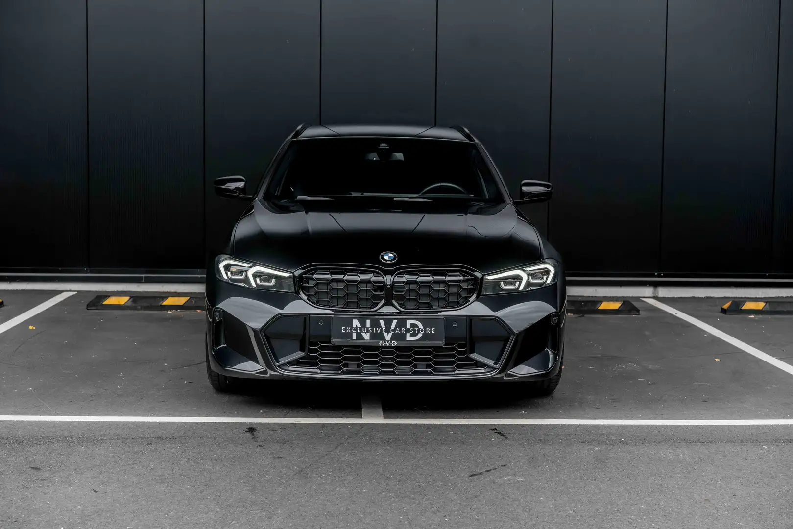 BMW 318 M-sport Facelift | Keyless | Camera | Navi | CC | Negro - 2