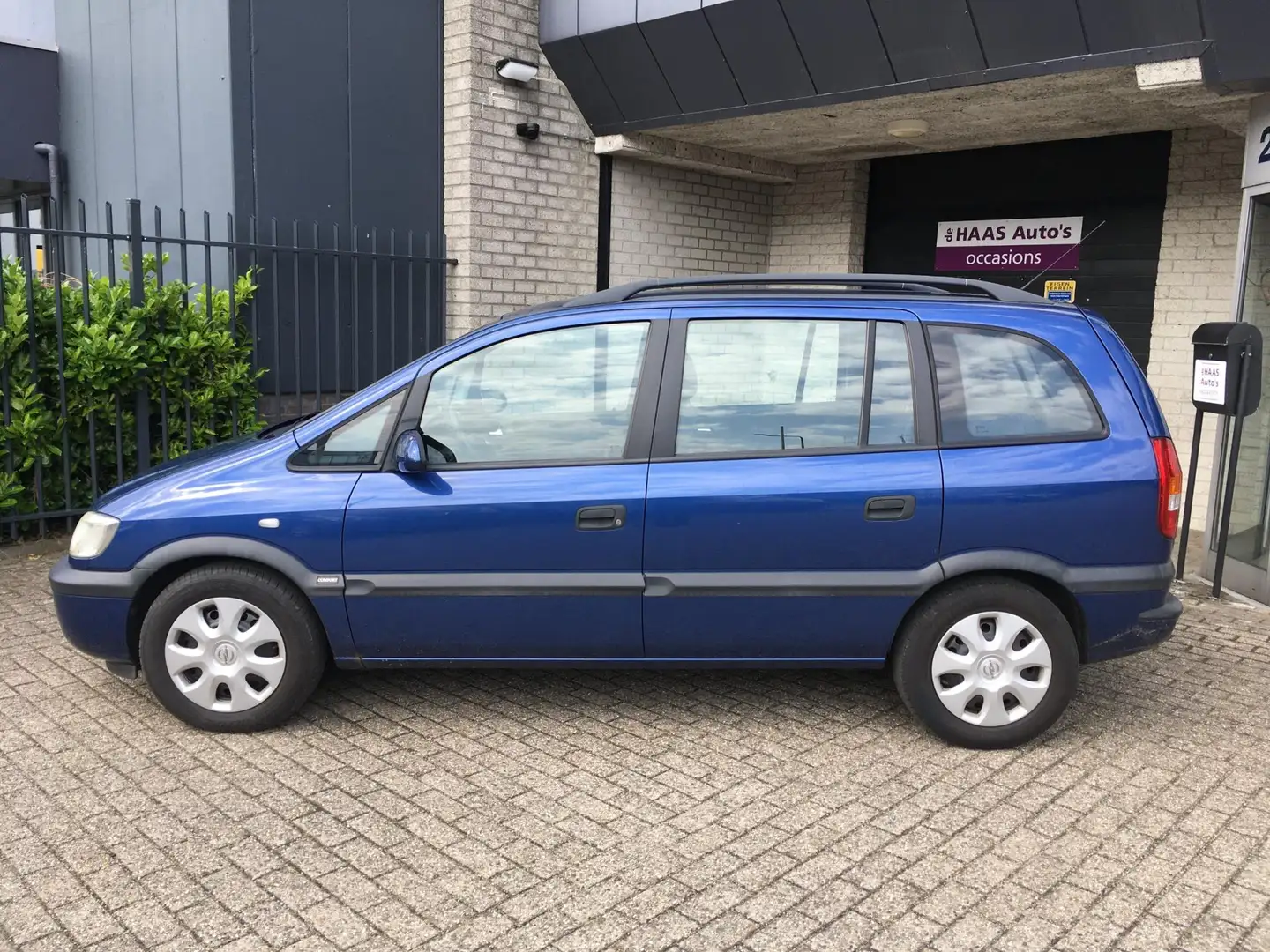 Opel Zafira 1.6-16V Comfort / AIRCO / 7-PERSOONS / APK 18-02-2 Bleu - 2