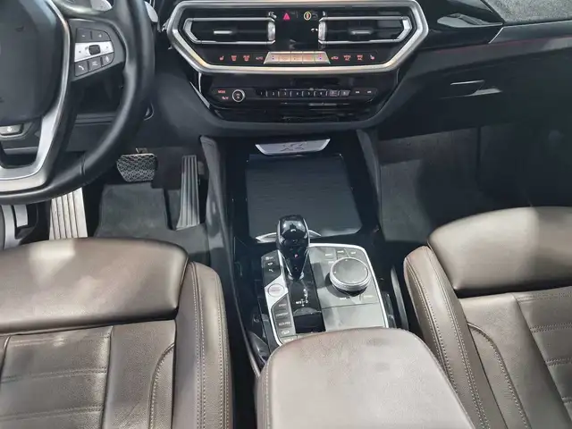 BMW X4 view 12