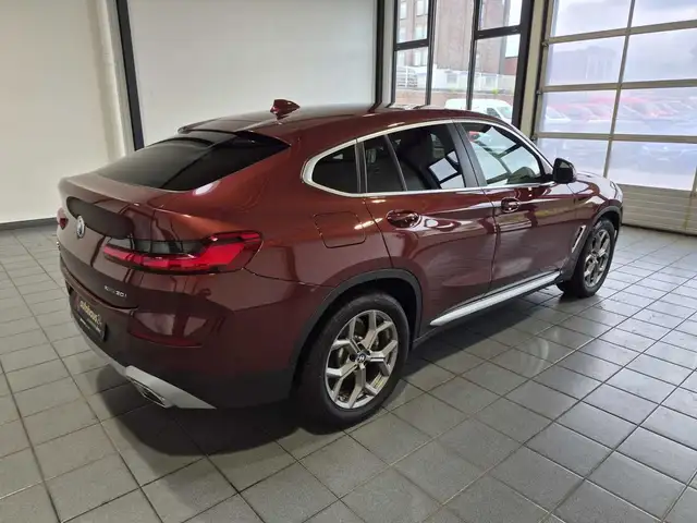 BMW X4 view 5