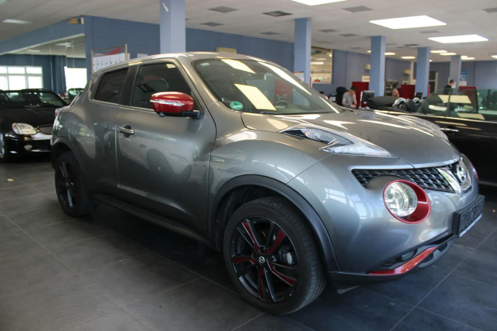 Nissan Juke 1.6 DIG-T N-Connecta Grau - 1