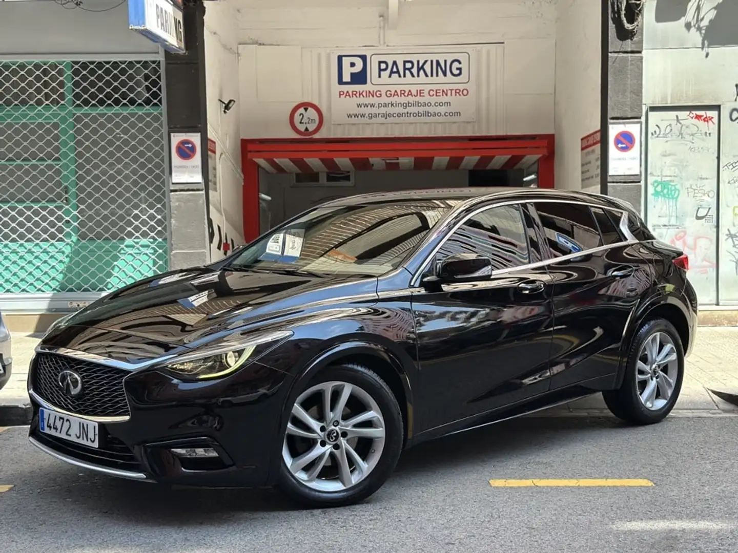 Infiniti Q30 1.6t 122 Negro - 1