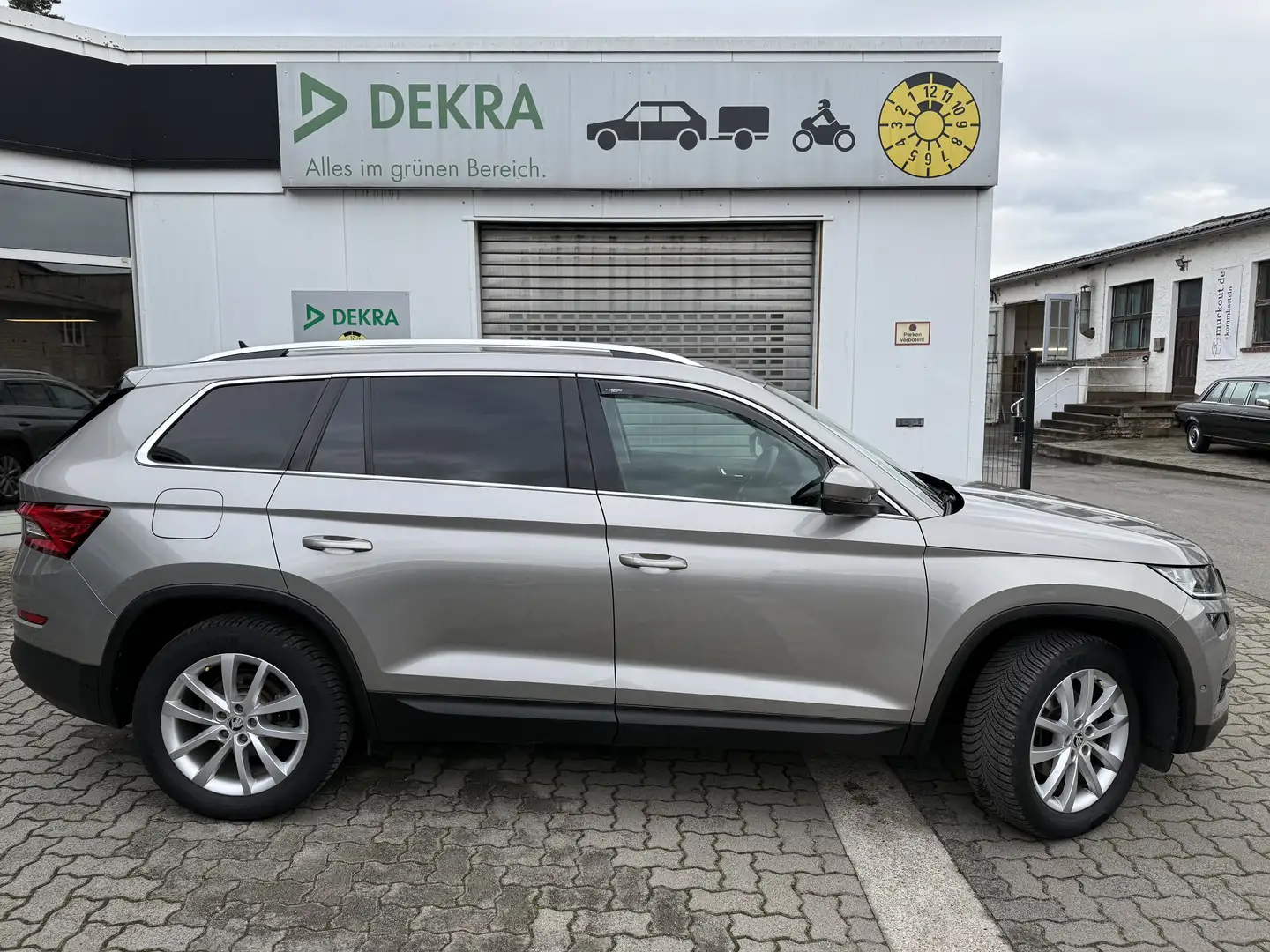 Skoda Kodiaq Kodiaq TSI/LPG ACT DSG Ambition mit Klima/Navi/AHK Gris - 2