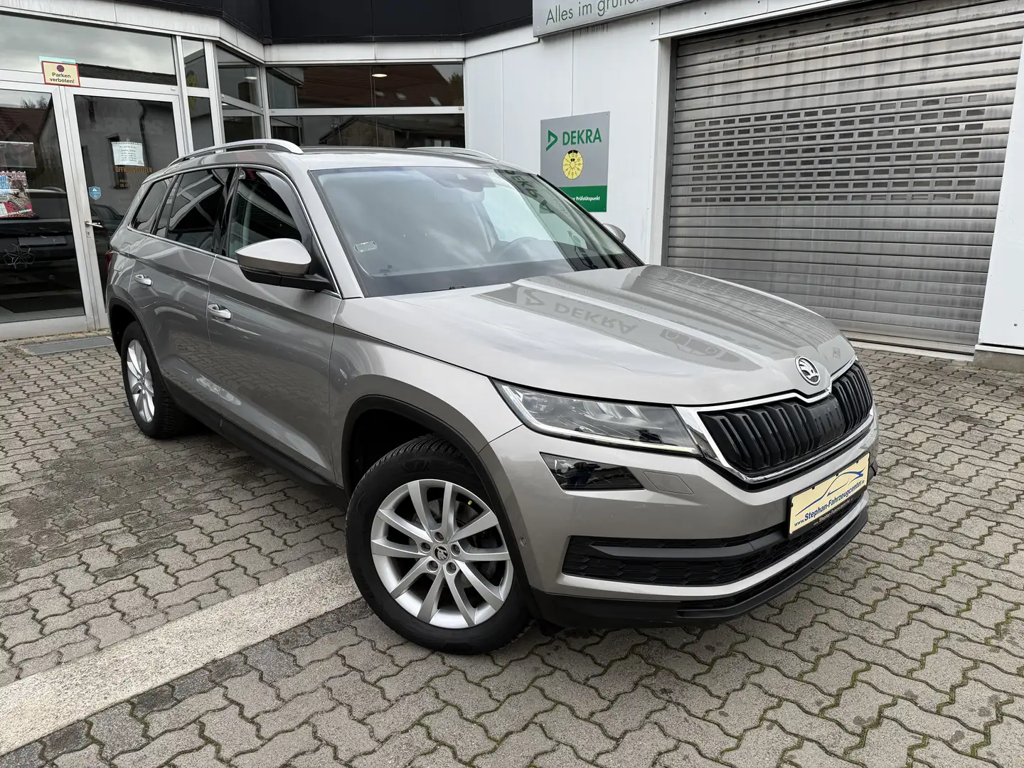 Skoda Kodiaq Kodiaq TSI/LPG ACT DSG Ambition mit Klima/Navi/AHK Gris - 1