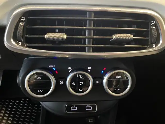 Fiat 500x view 11