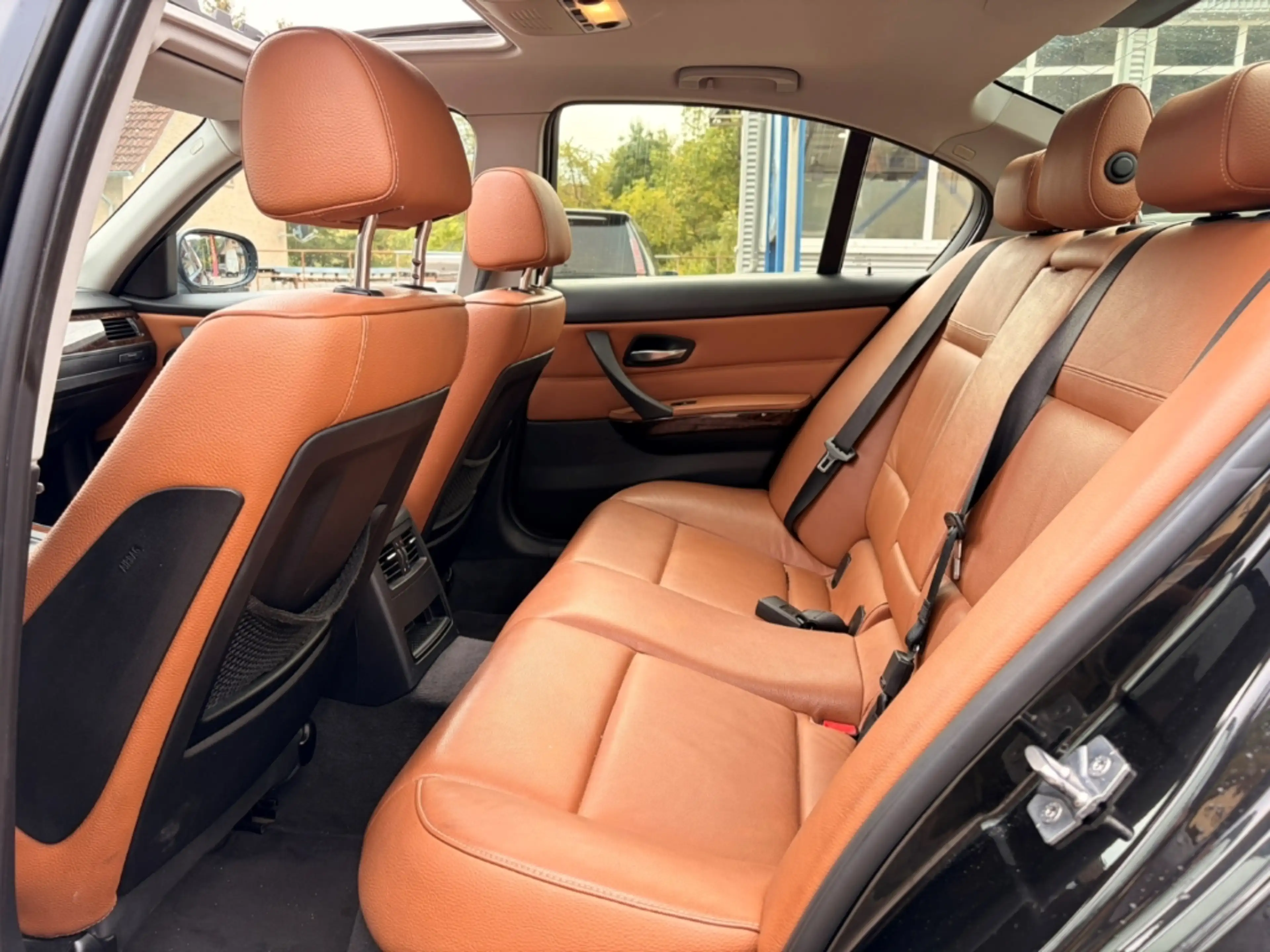 BMW 325 325i +Leder +Automatik +Facelift +Einparksensoren — photo 13