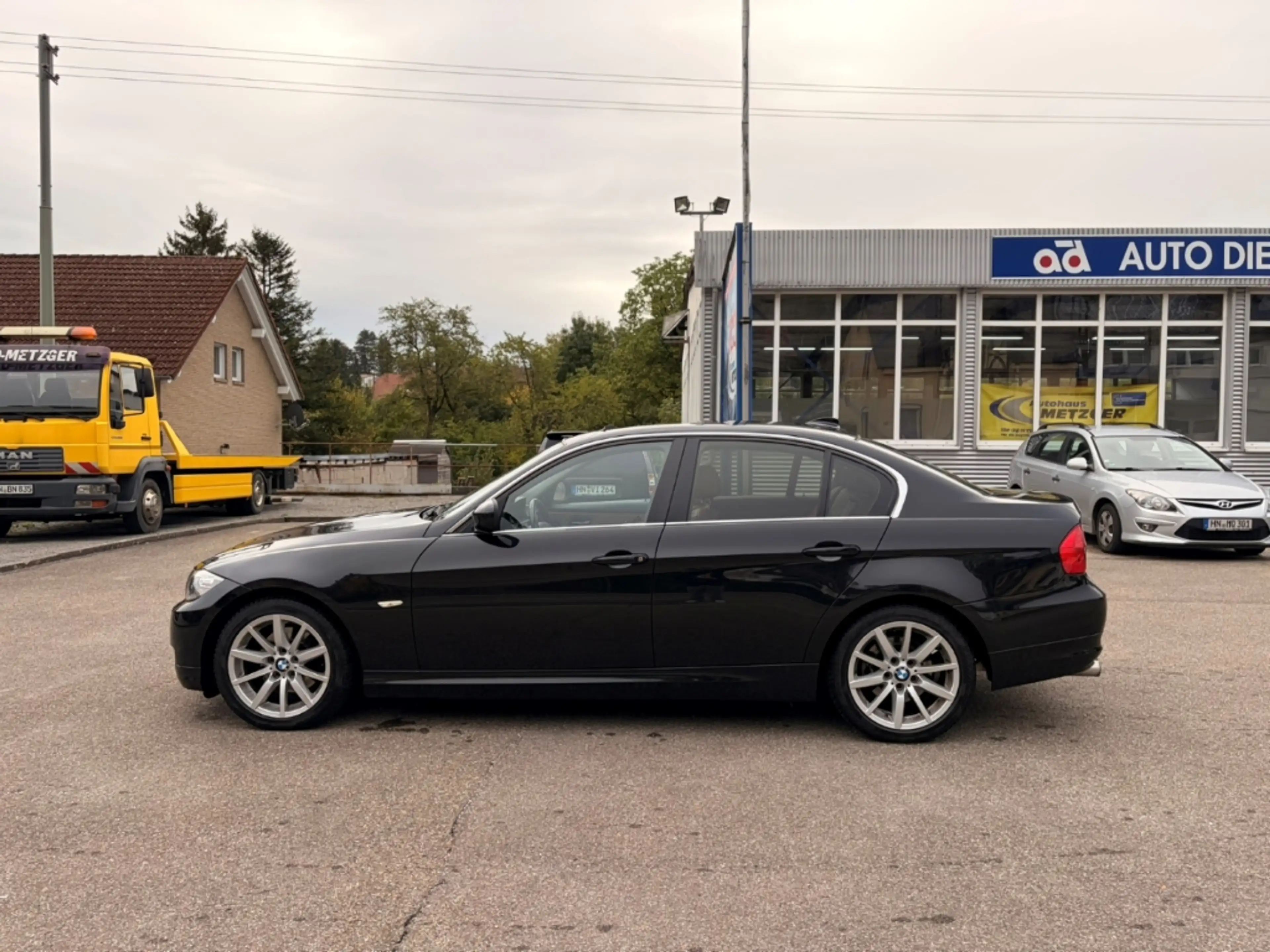 BMW 325 325i +Leder +Automatik +Facelift +Einparksensoren — photo 5